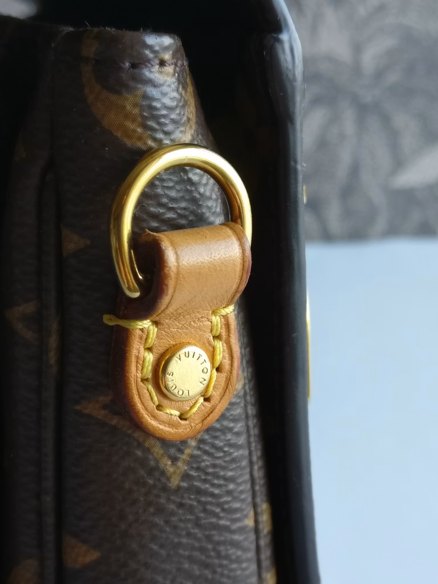 Louis Vuitton Pochette Metis