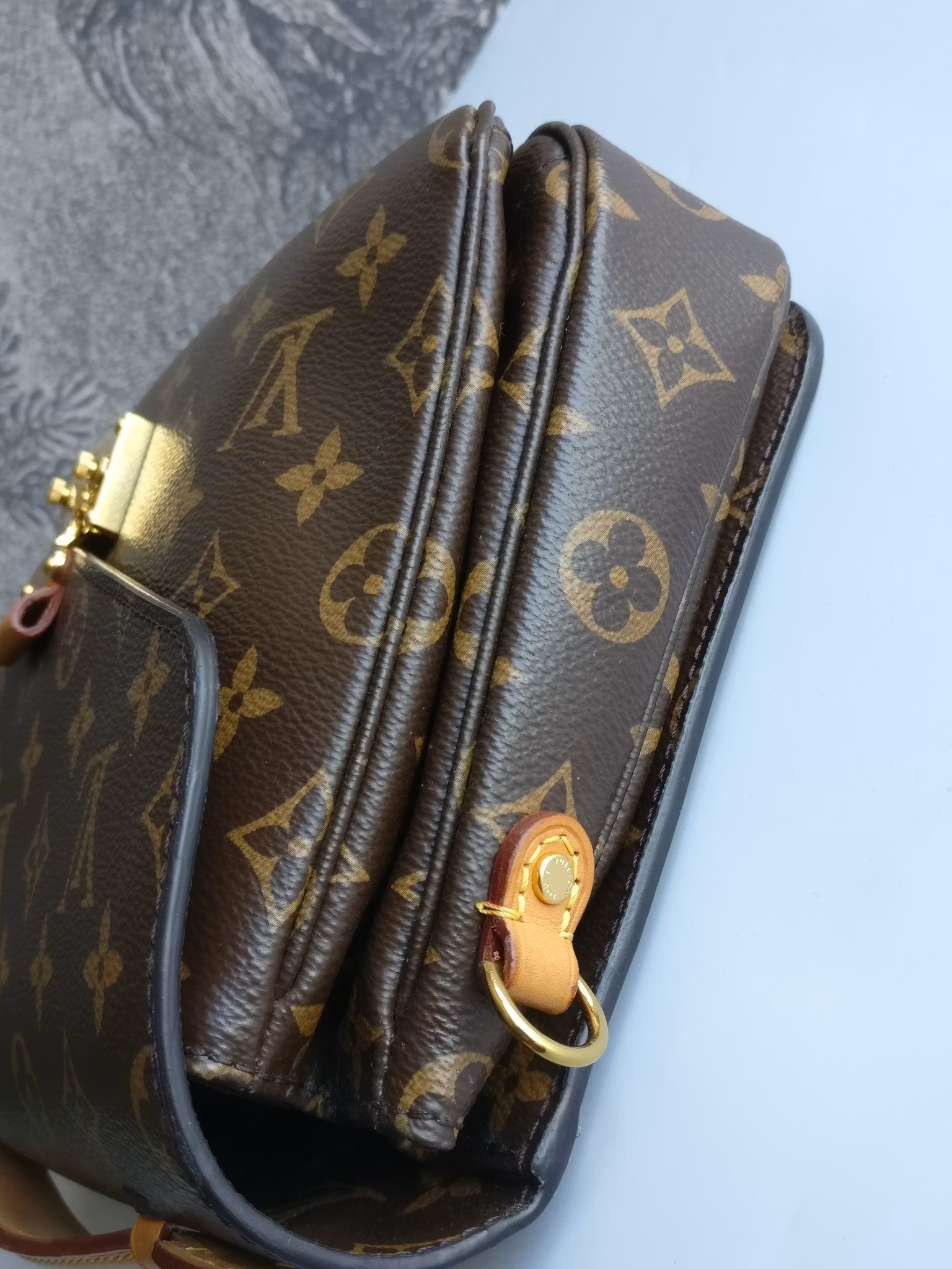 Louis Vuitton Pochette Metis