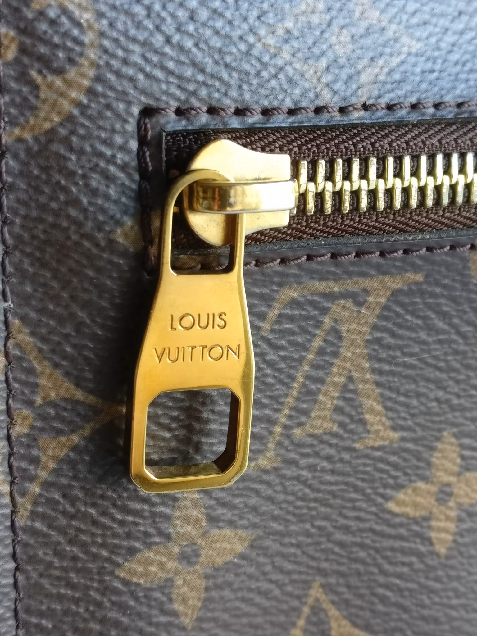 Louis Vuitton Pochette Metis