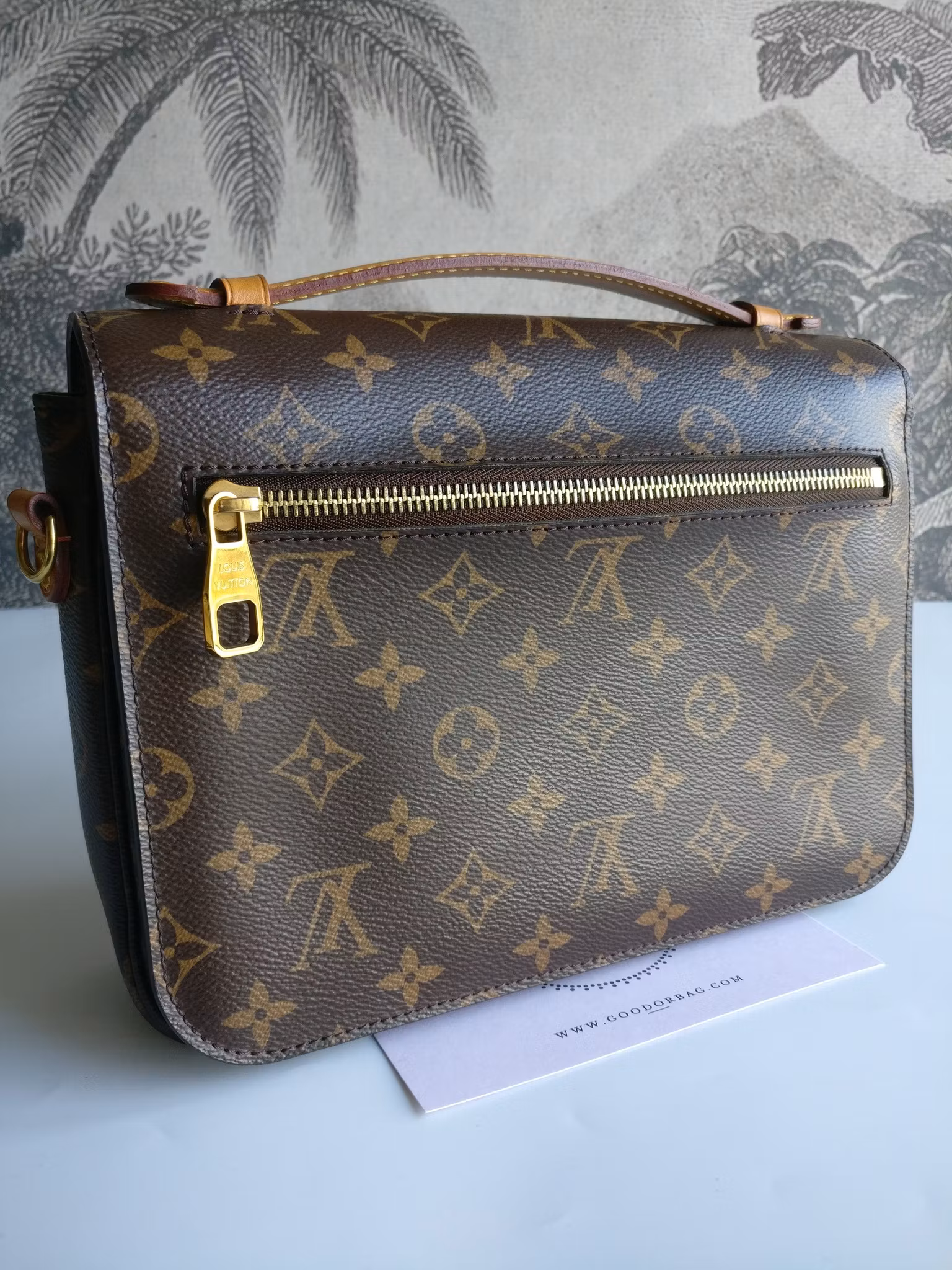 Louis Vuitton Pochette Metis