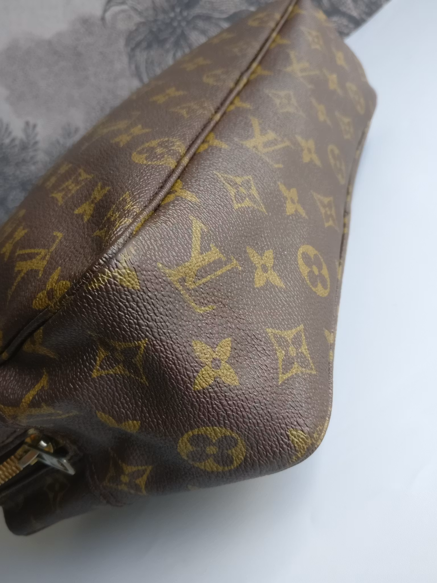 Louis Vuitton Trousse Toilette 28