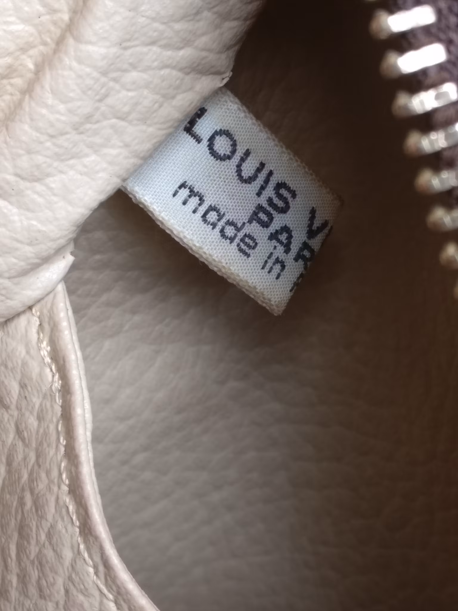 Louis Vuitton Trousse Toilette 28