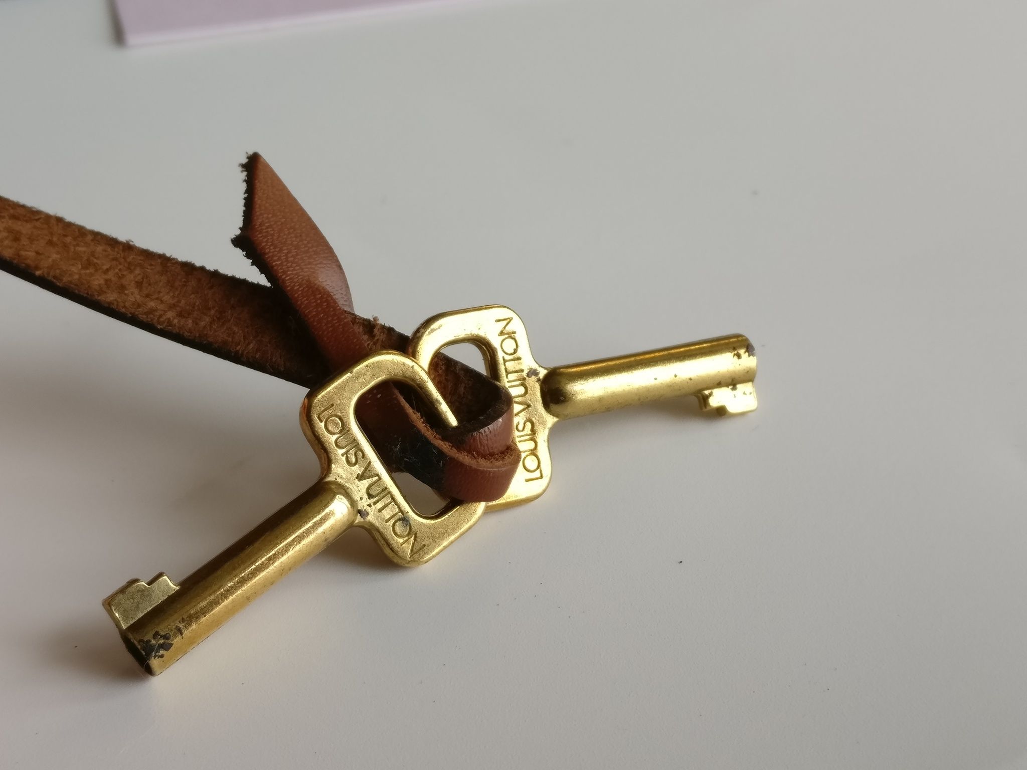Louis Vuitton Porte Documents Bandouliere