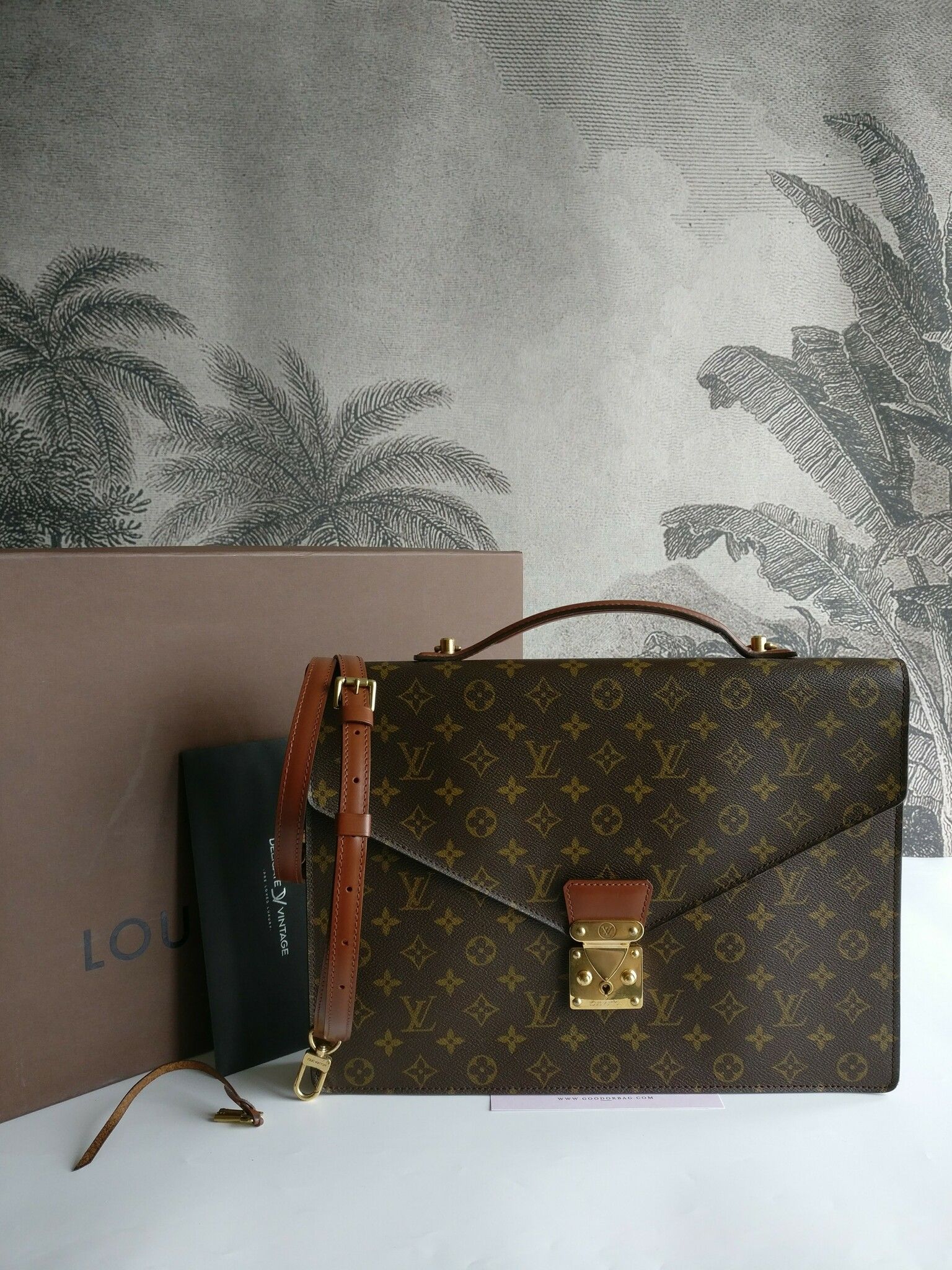 Louis Vuitton Porte Documents Bandouliere