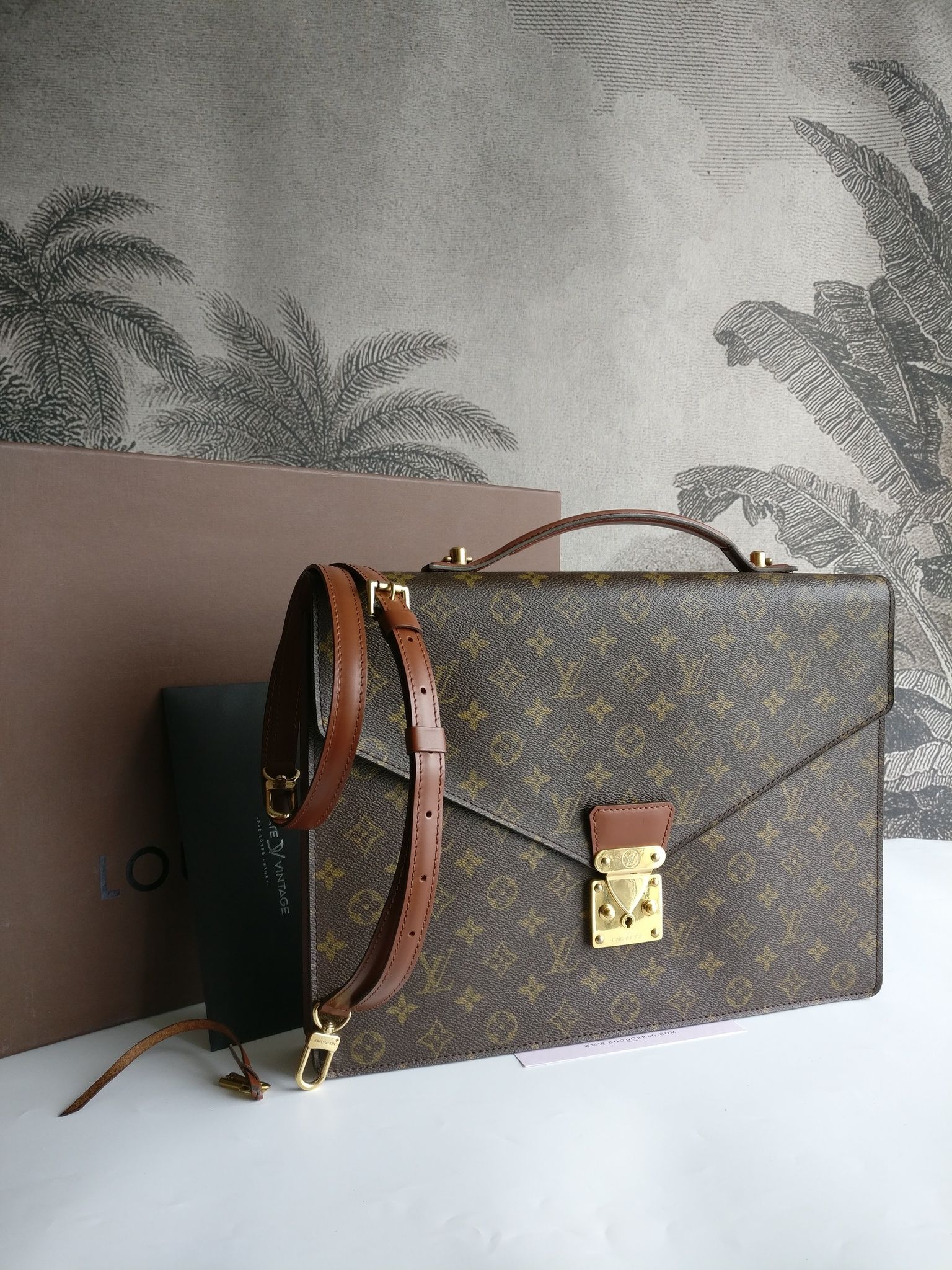 Louis Vuitton Porte Documents Bandouliere