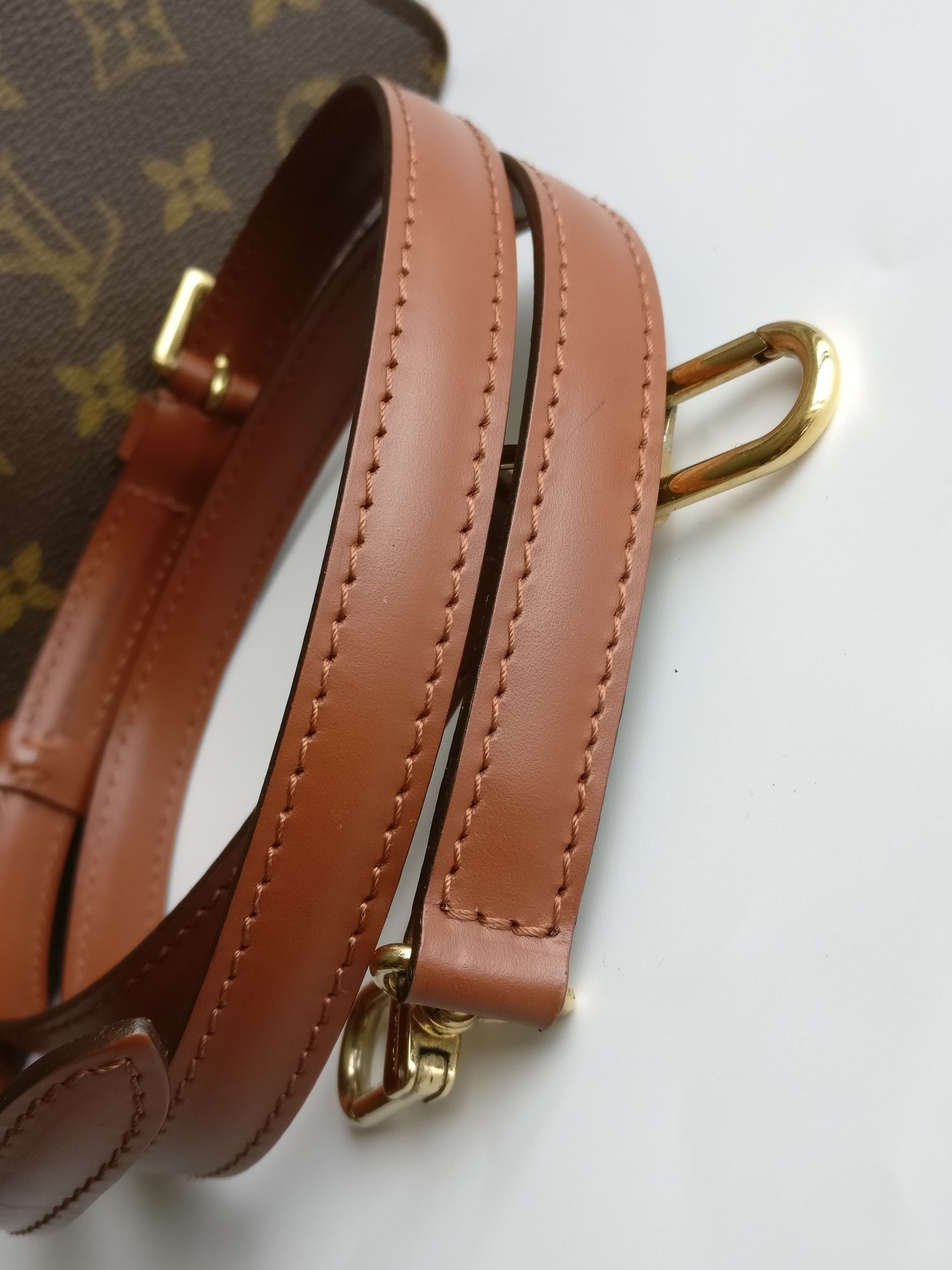Louis Vuitton Porte Documents Bandouliere
