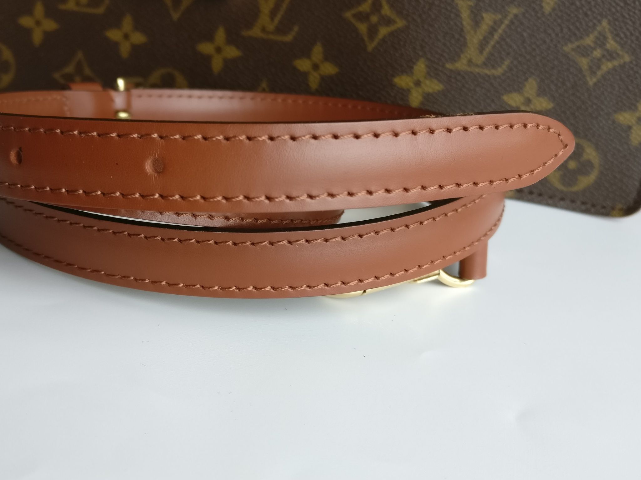 Louis Vuitton Porte Documents Bandouliere