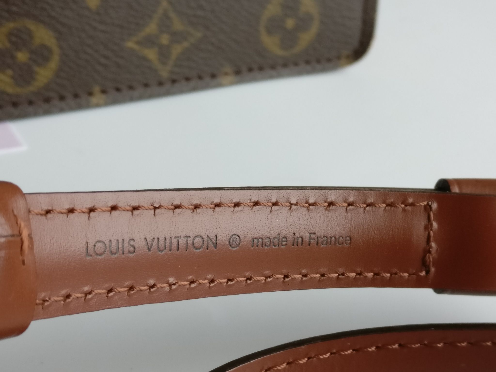 Louis Vuitton Porte Documents Bandouliere