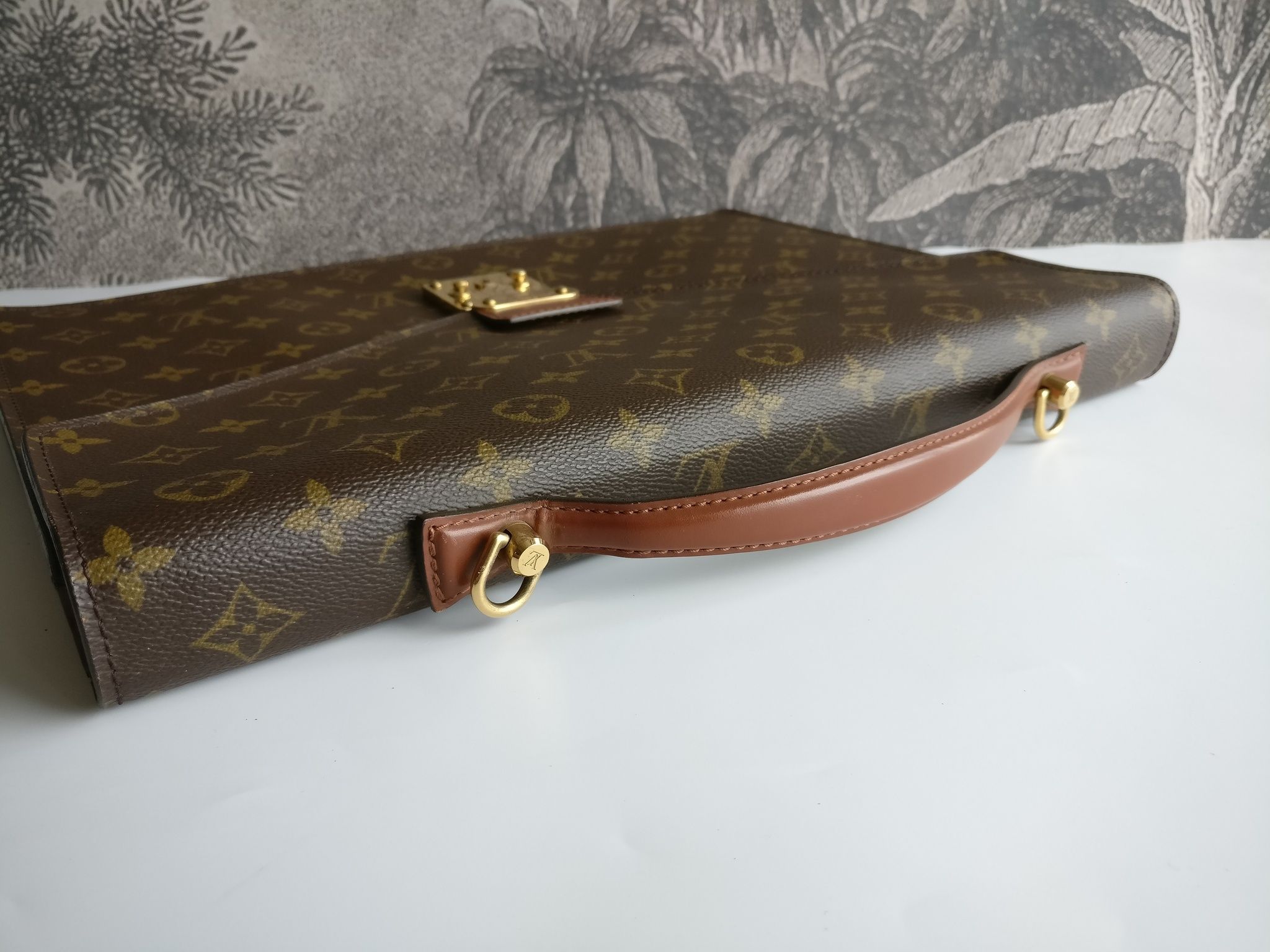 Louis Vuitton Porte Documents Bandouliere
