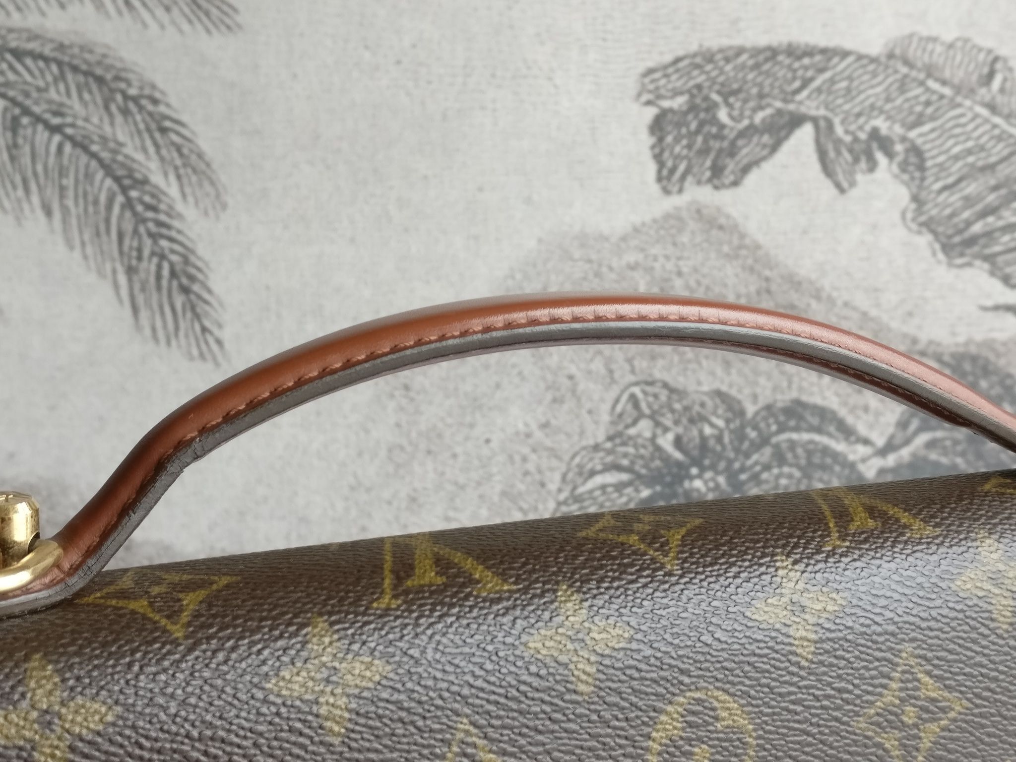 Louis Vuitton Porte Documents Bandouliere