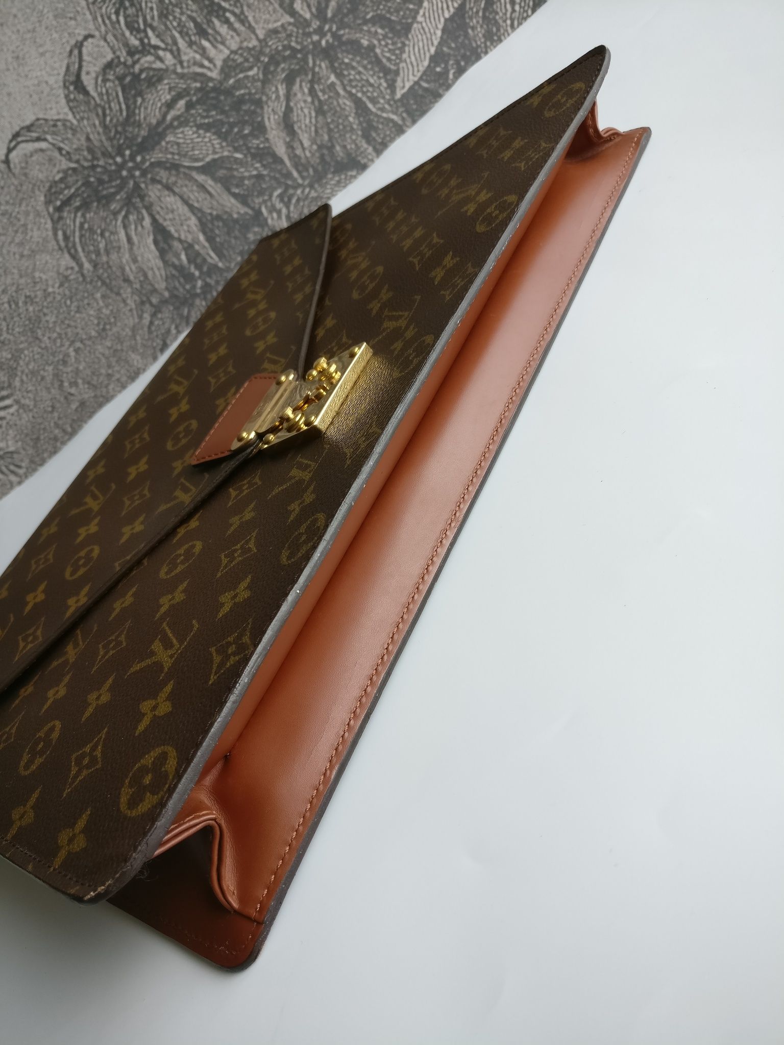 Louis Vuitton Porte Documents Bandouliere