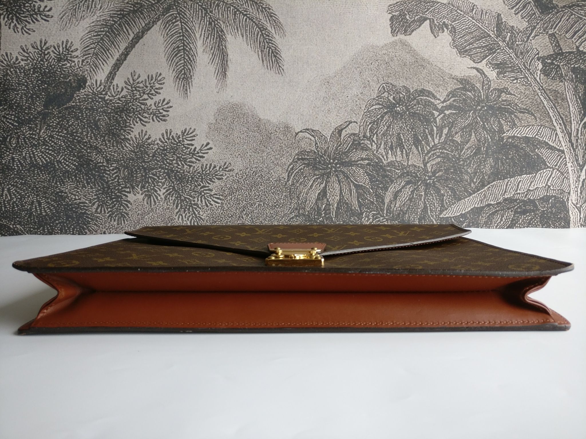 Louis Vuitton Porte Documents Bandouliere