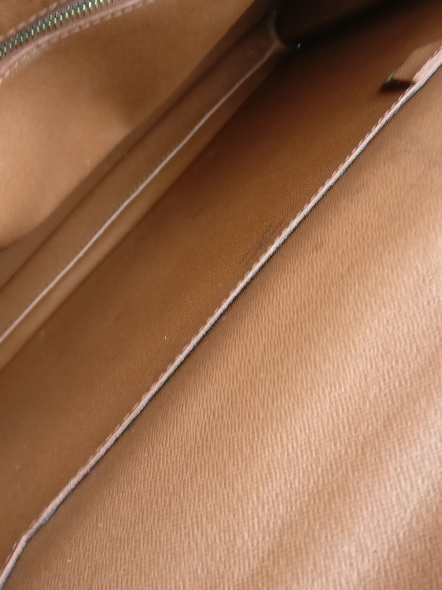 Louis Vuitton Porte Documents Bandouliere