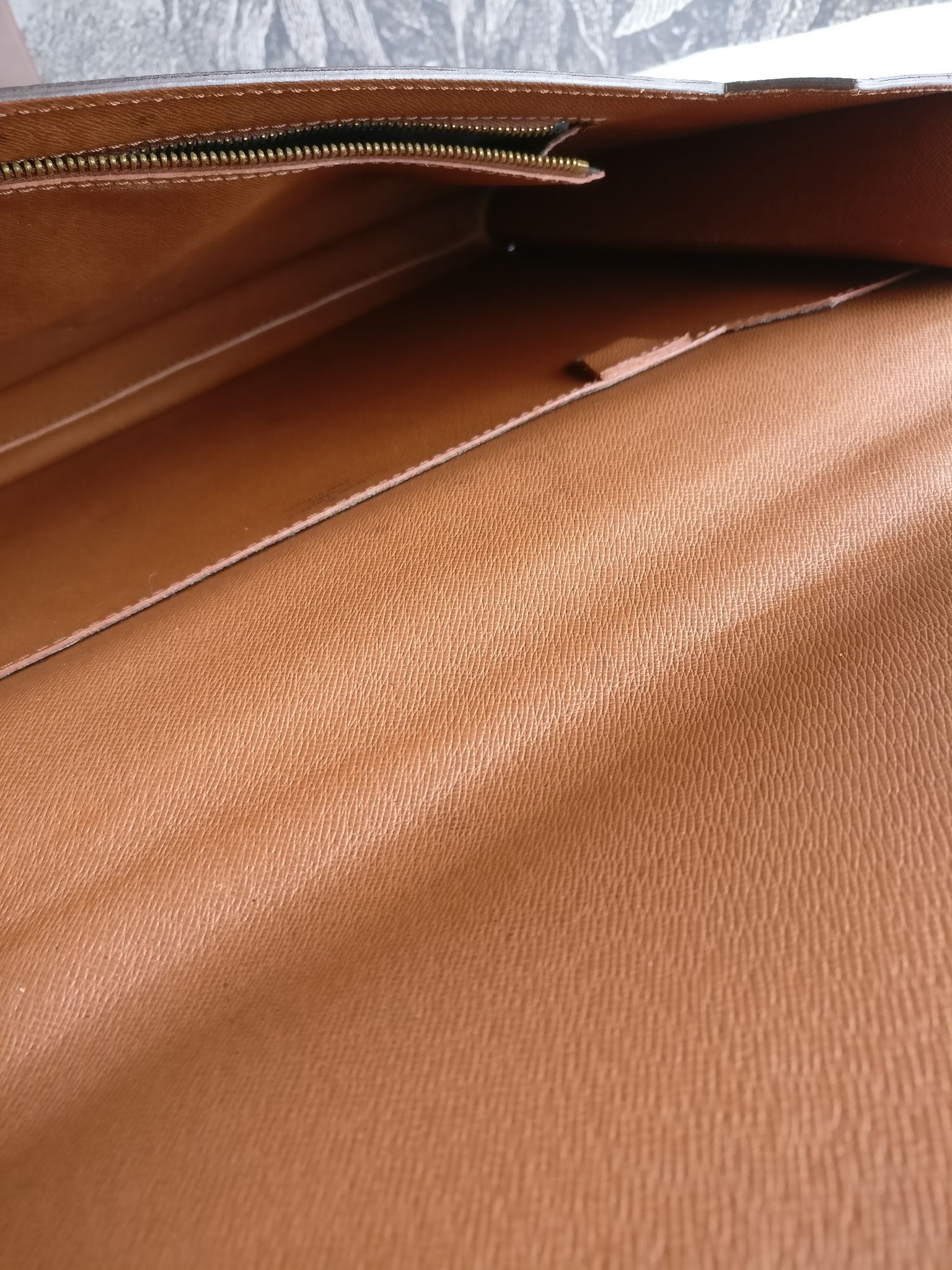 Louis Vuitton Porte Documents Bandouliere