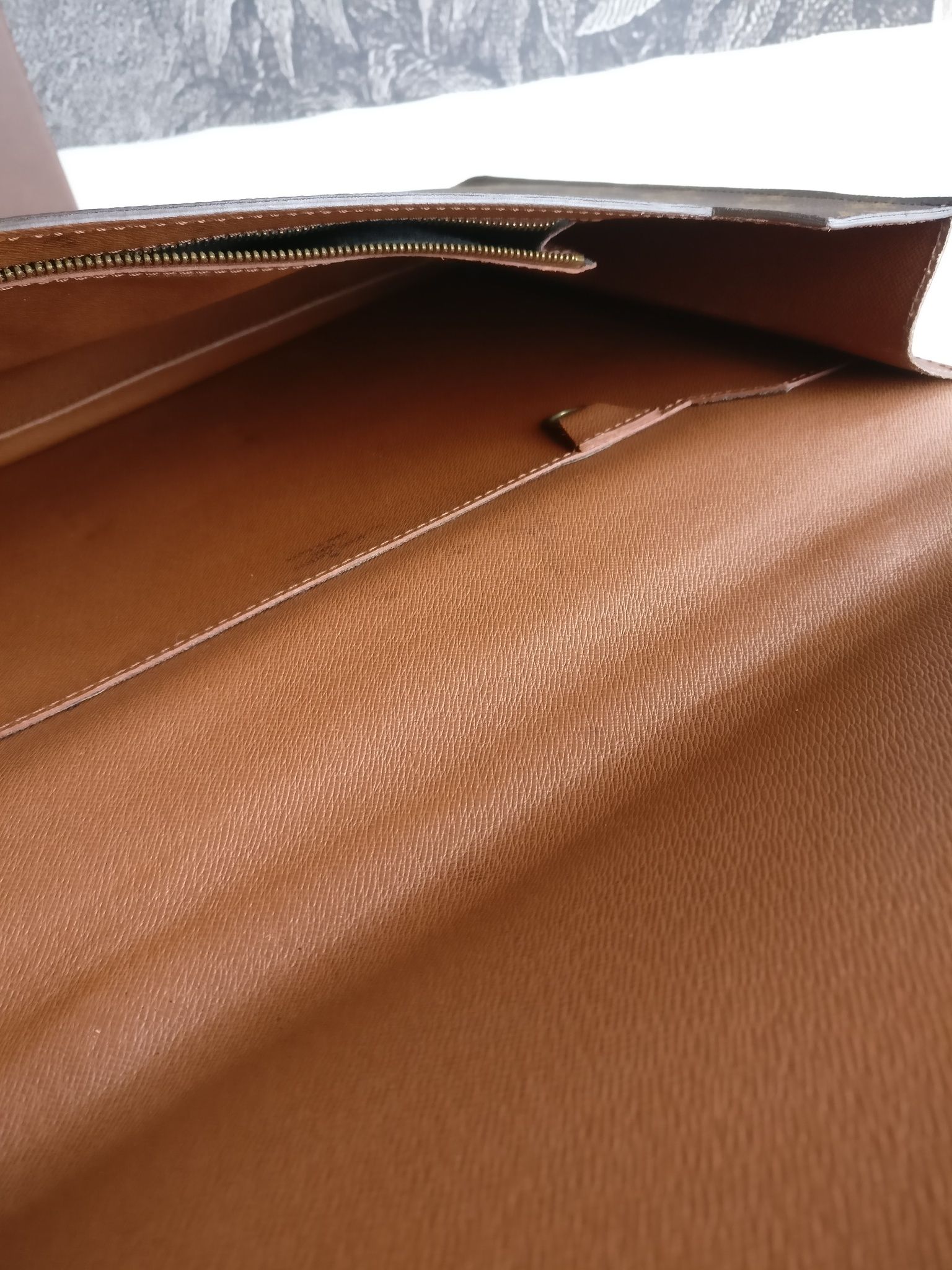 Louis Vuitton Porte Documents Bandouliere