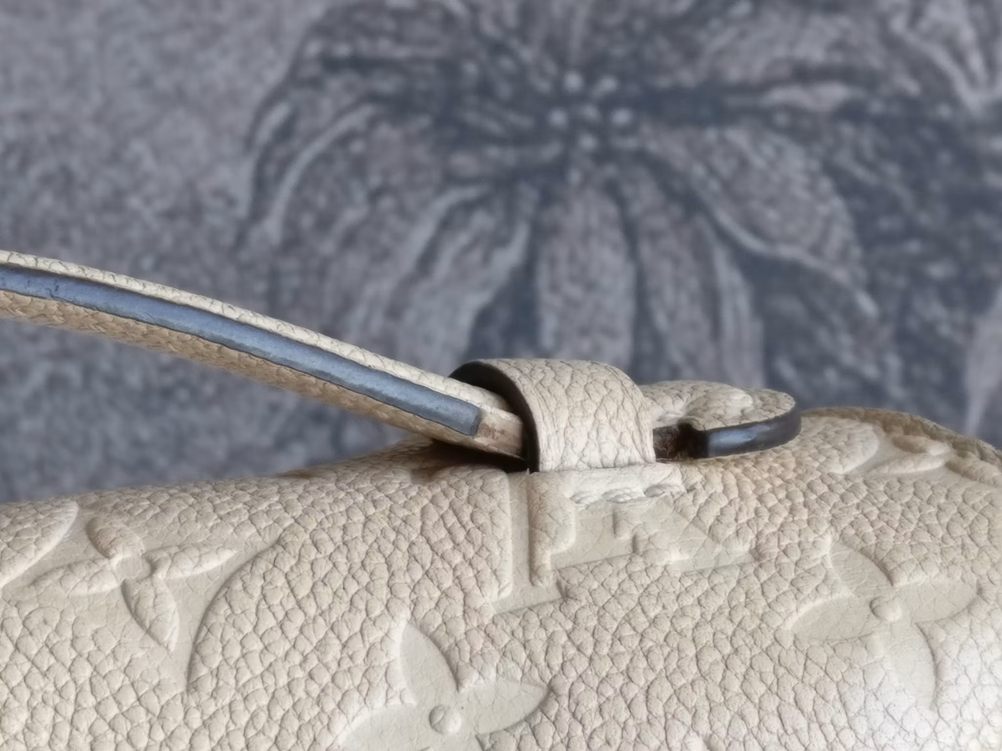 Louis Vuitton Pochette Metis empreinte