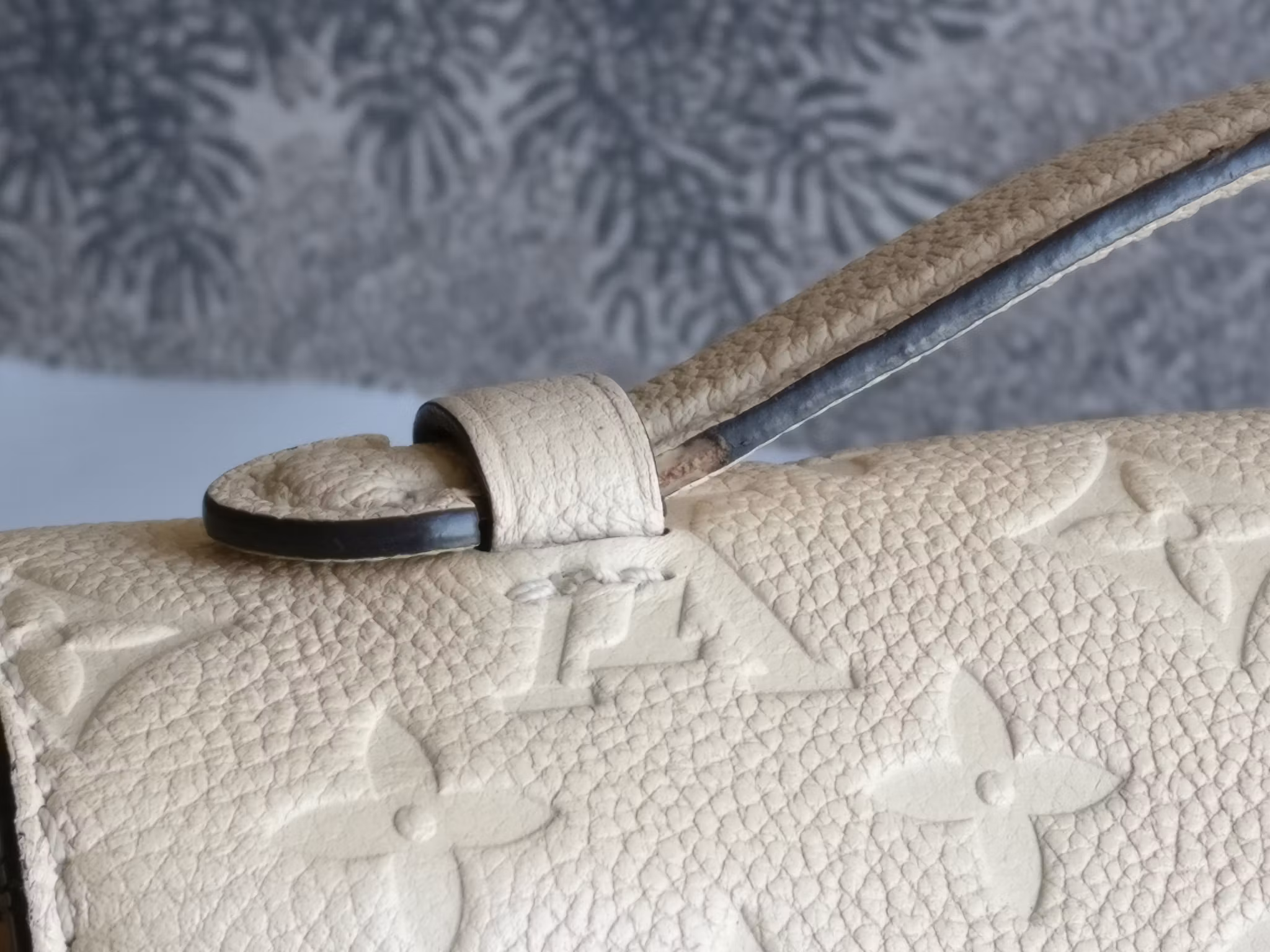 Louis Vuitton Pochette Metis empreinte