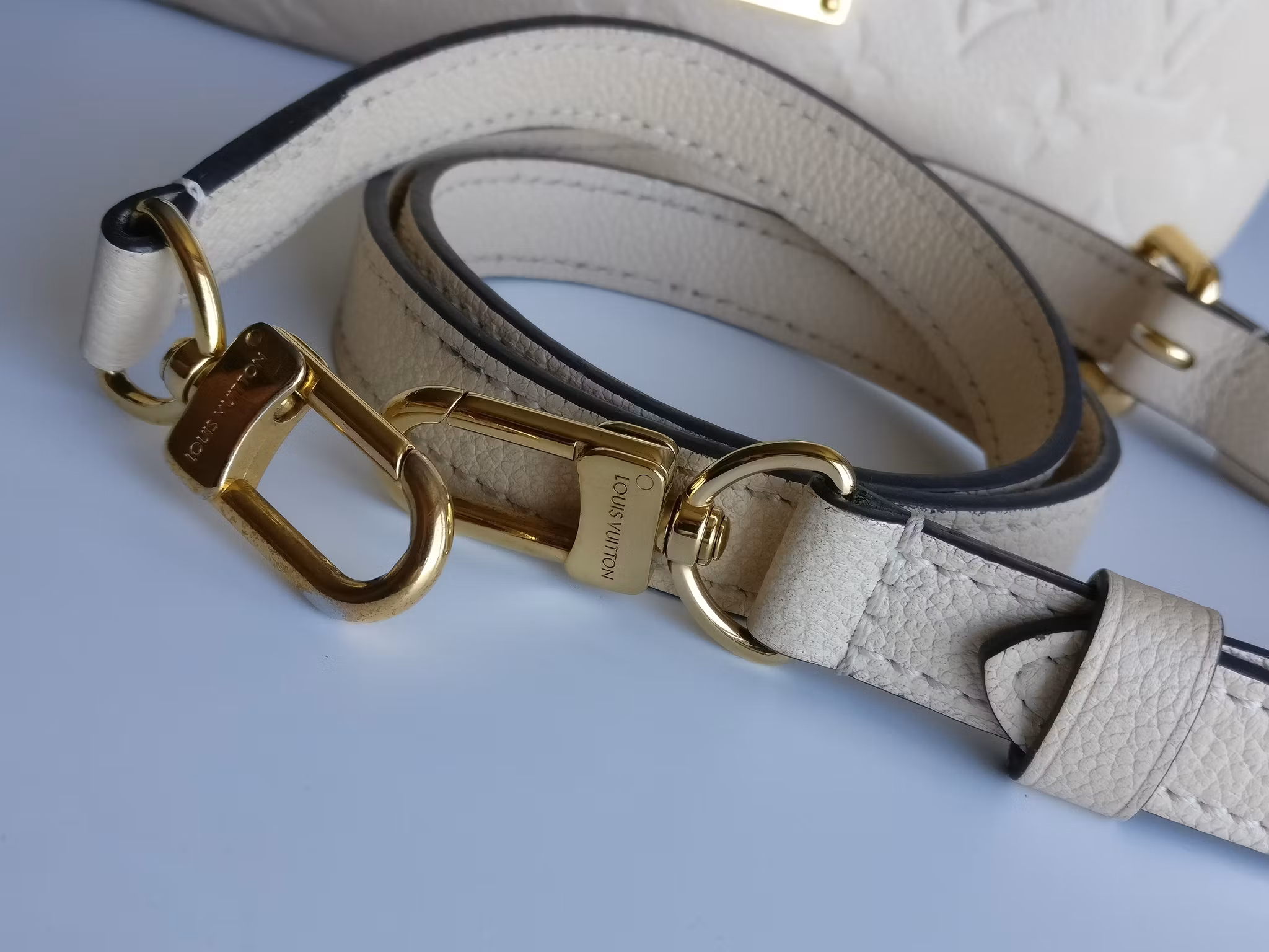 Louis Vuitton Pochette Metis empreinte