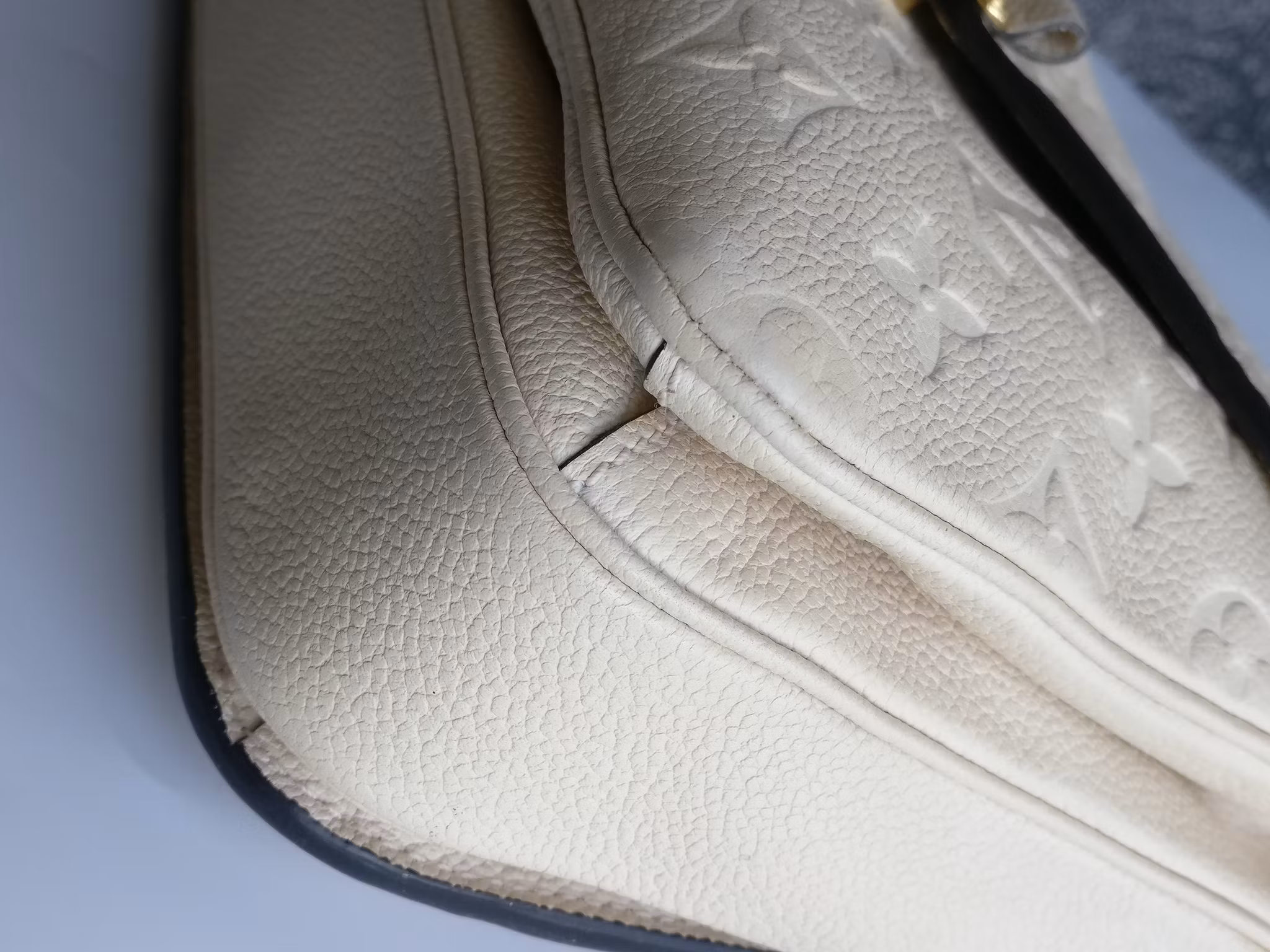 Louis Vuitton Pochette Metis empreinte