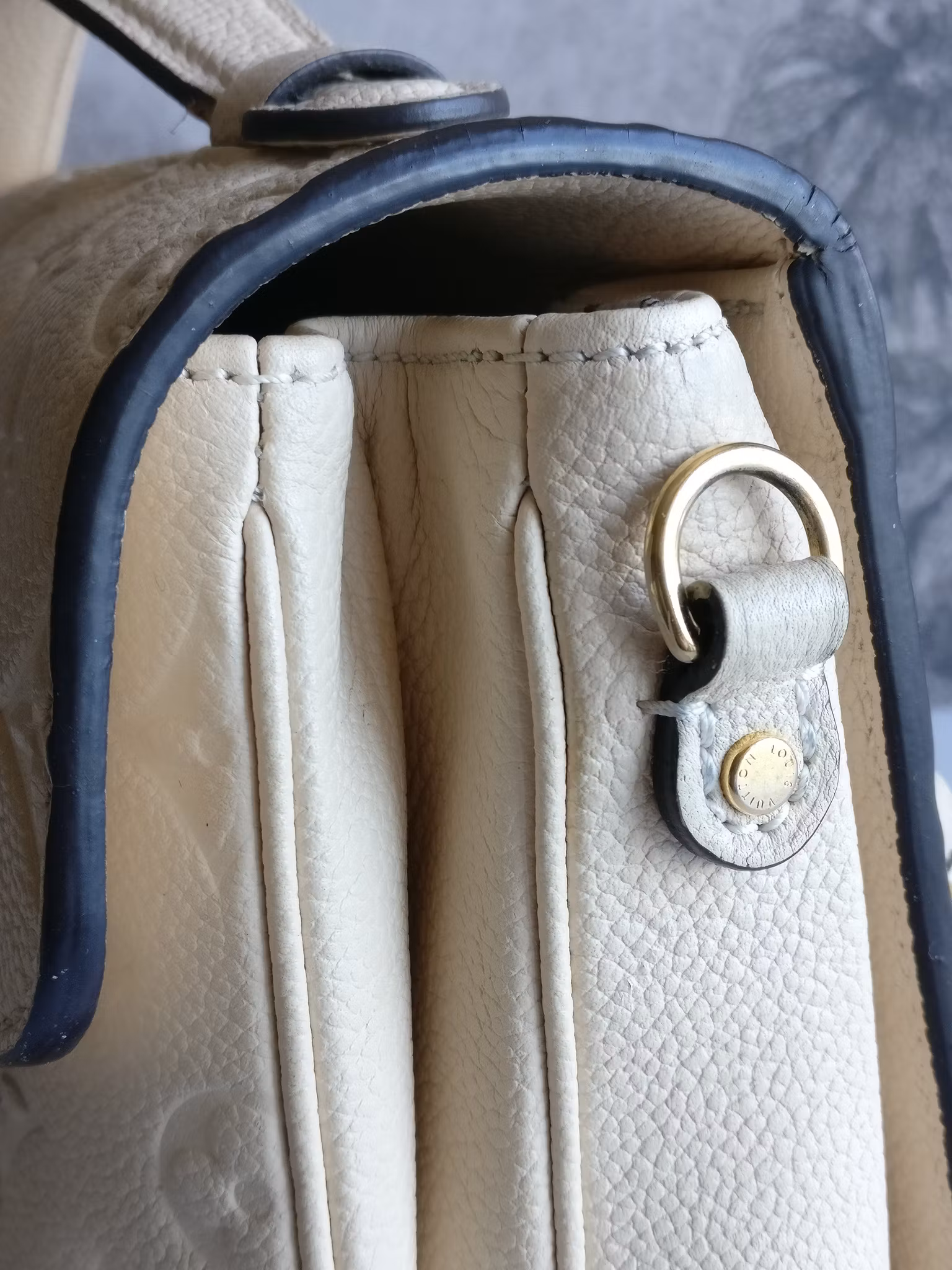 Louis Vuitton Pochette Metis empreinte