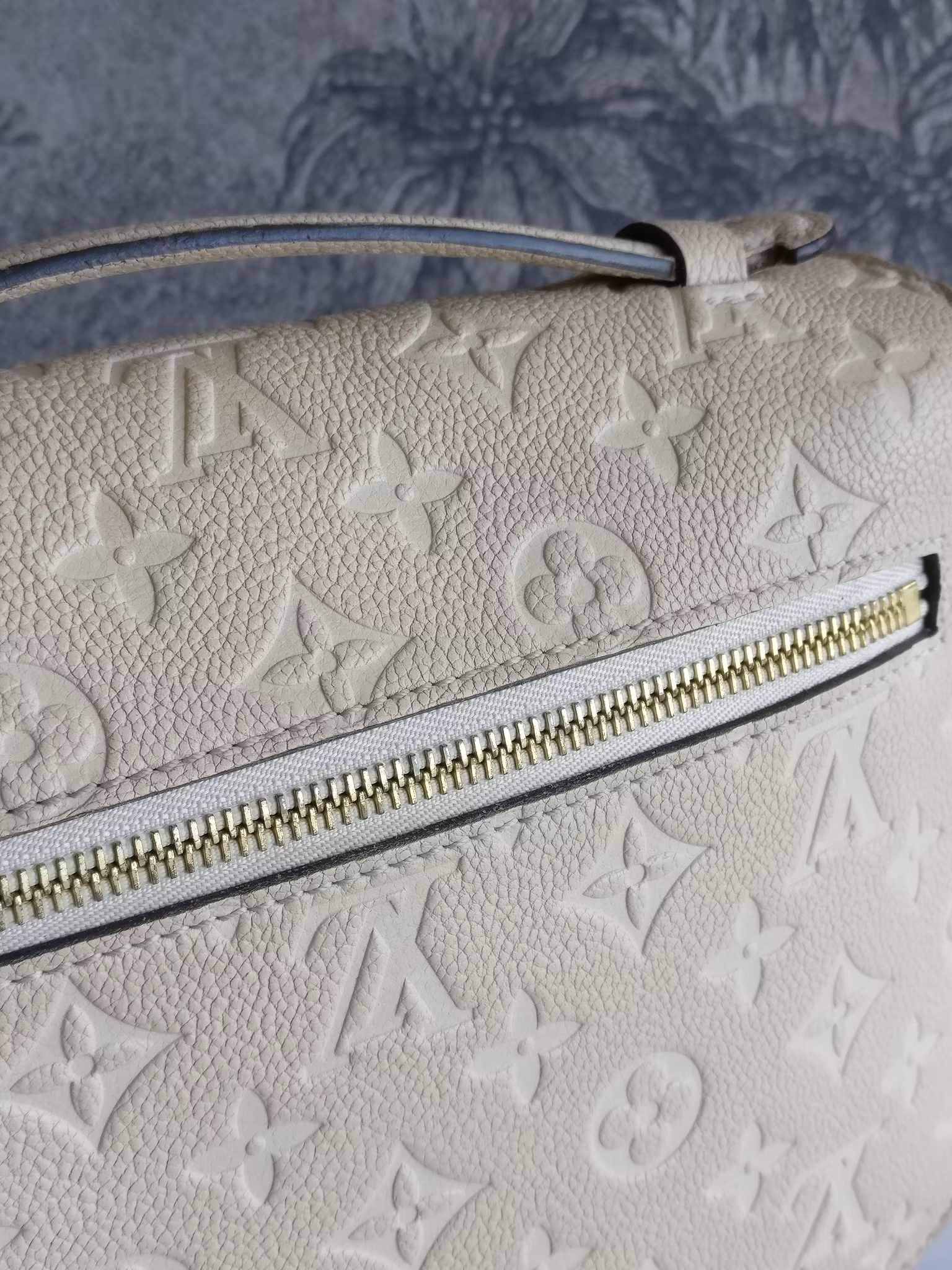 Louis Vuitton Pochette Metis empreinte