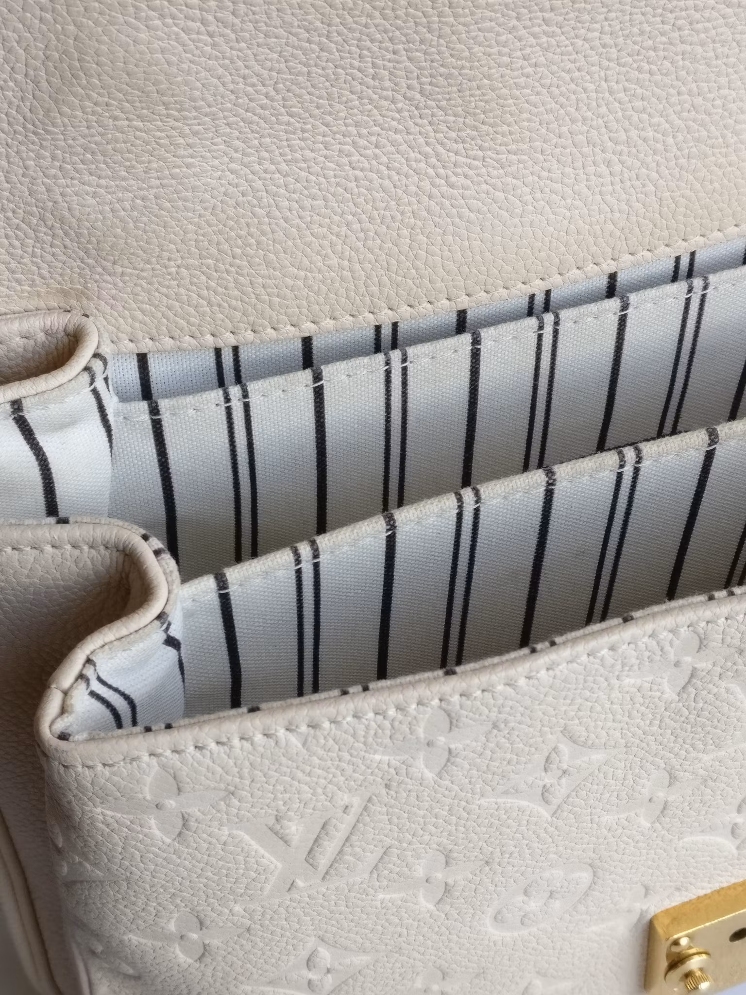 Louis Vuitton Pochette Metis empreinte