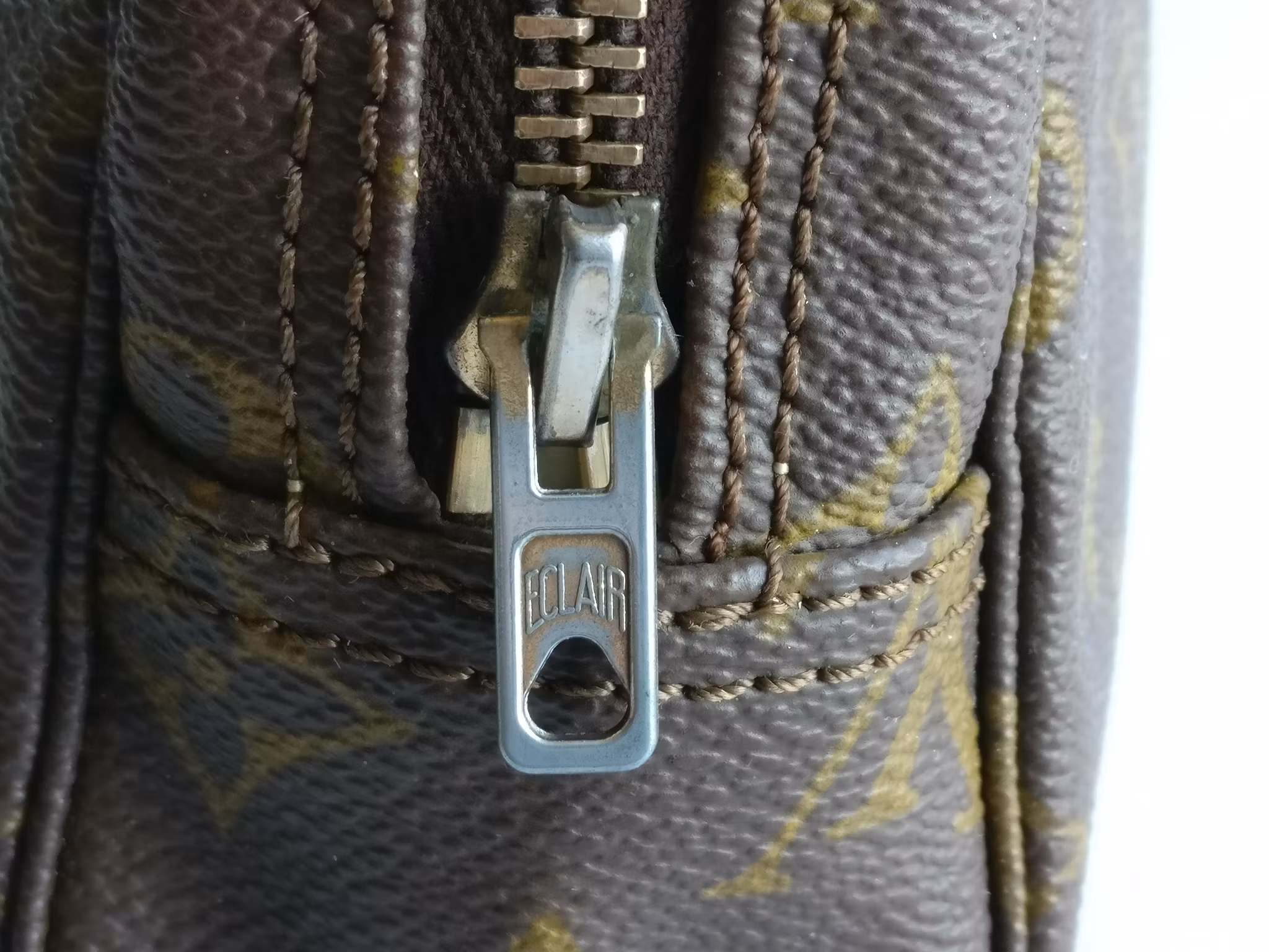 Louis Vuitton Trousse Toilette 23