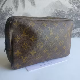 Louis Vuitton Trousse Toilette 23