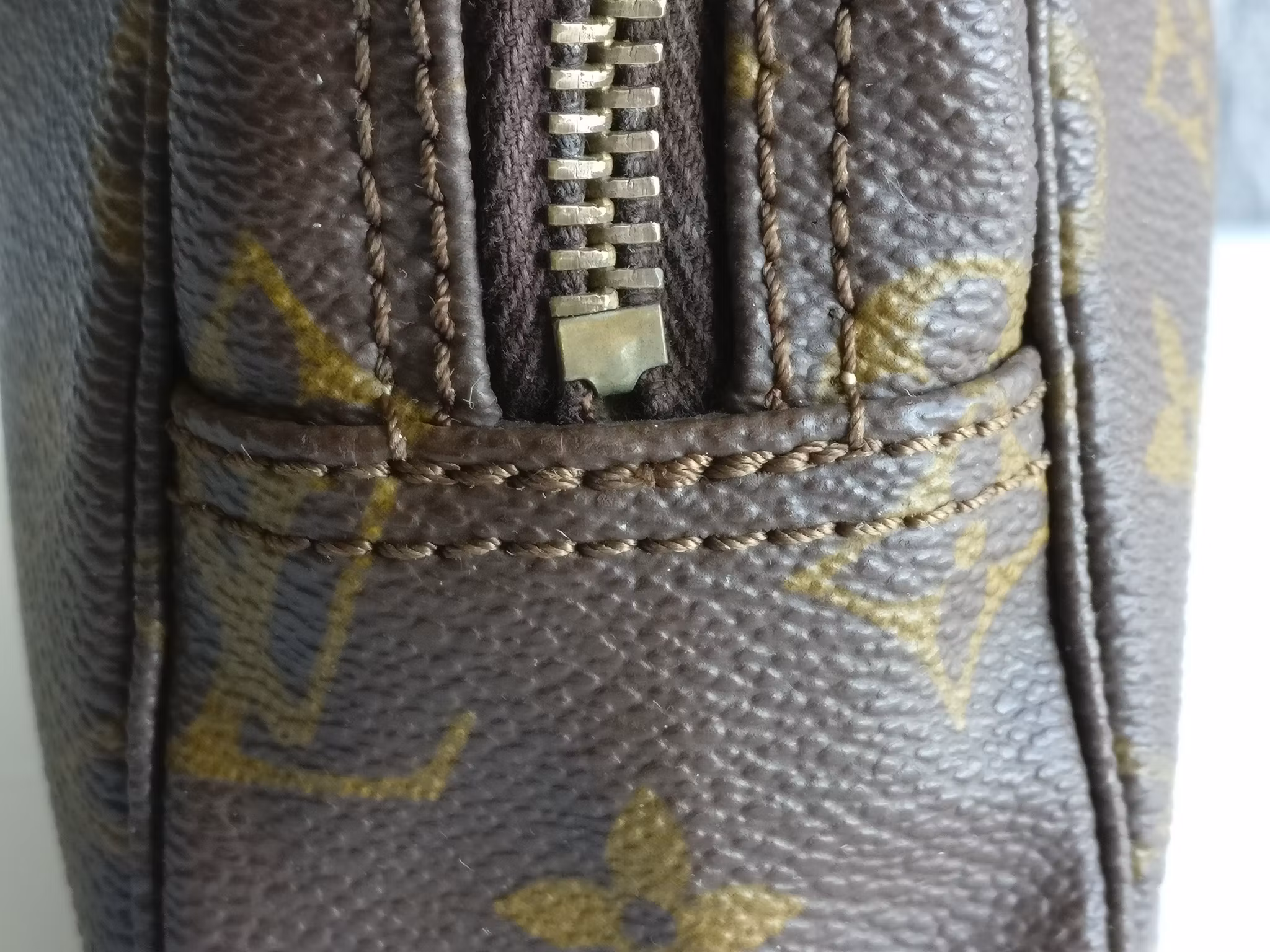 Louis Vuitton Trousse Toilette 23