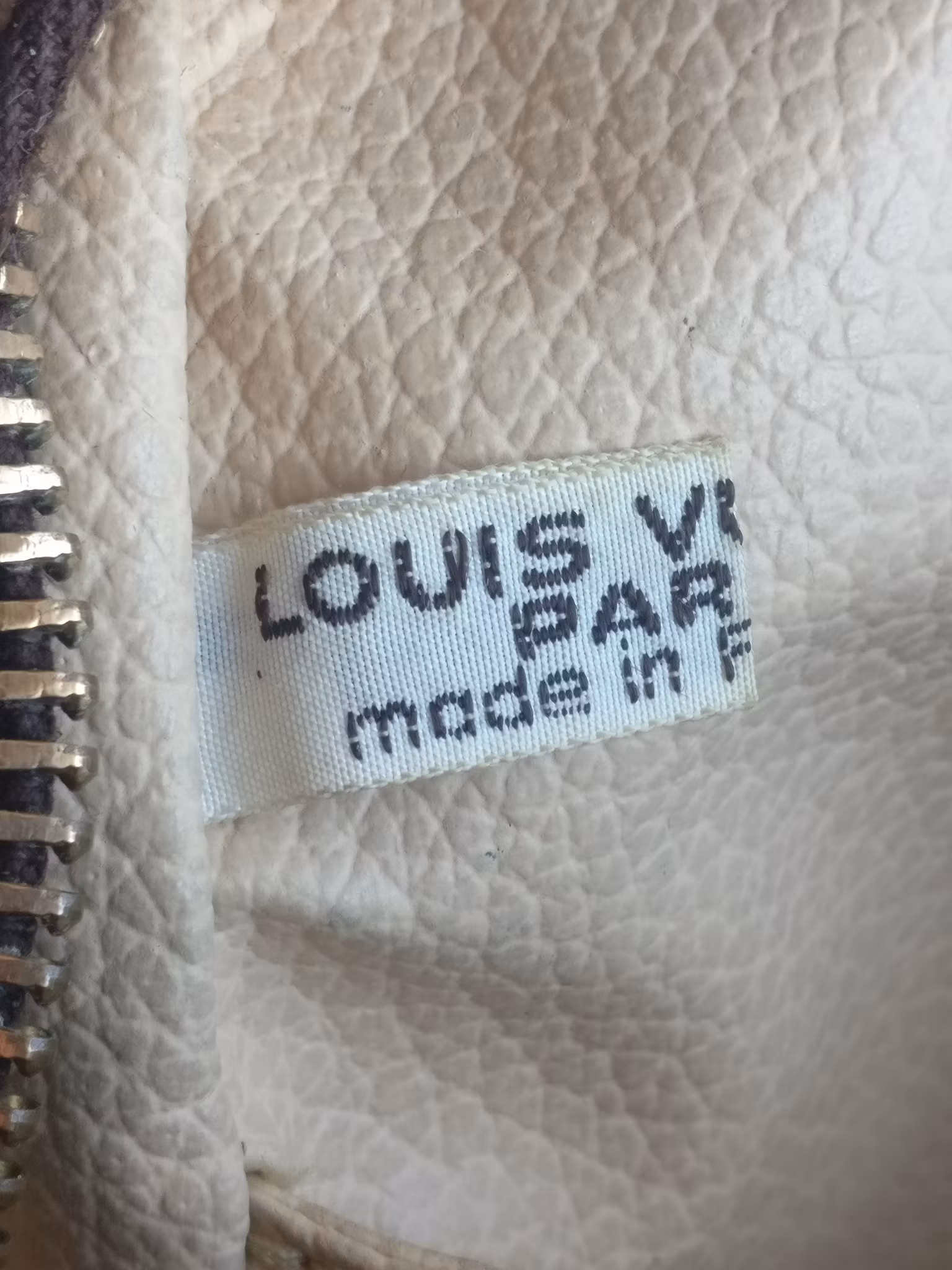 Louis Vuitton Trousse Toilette 23