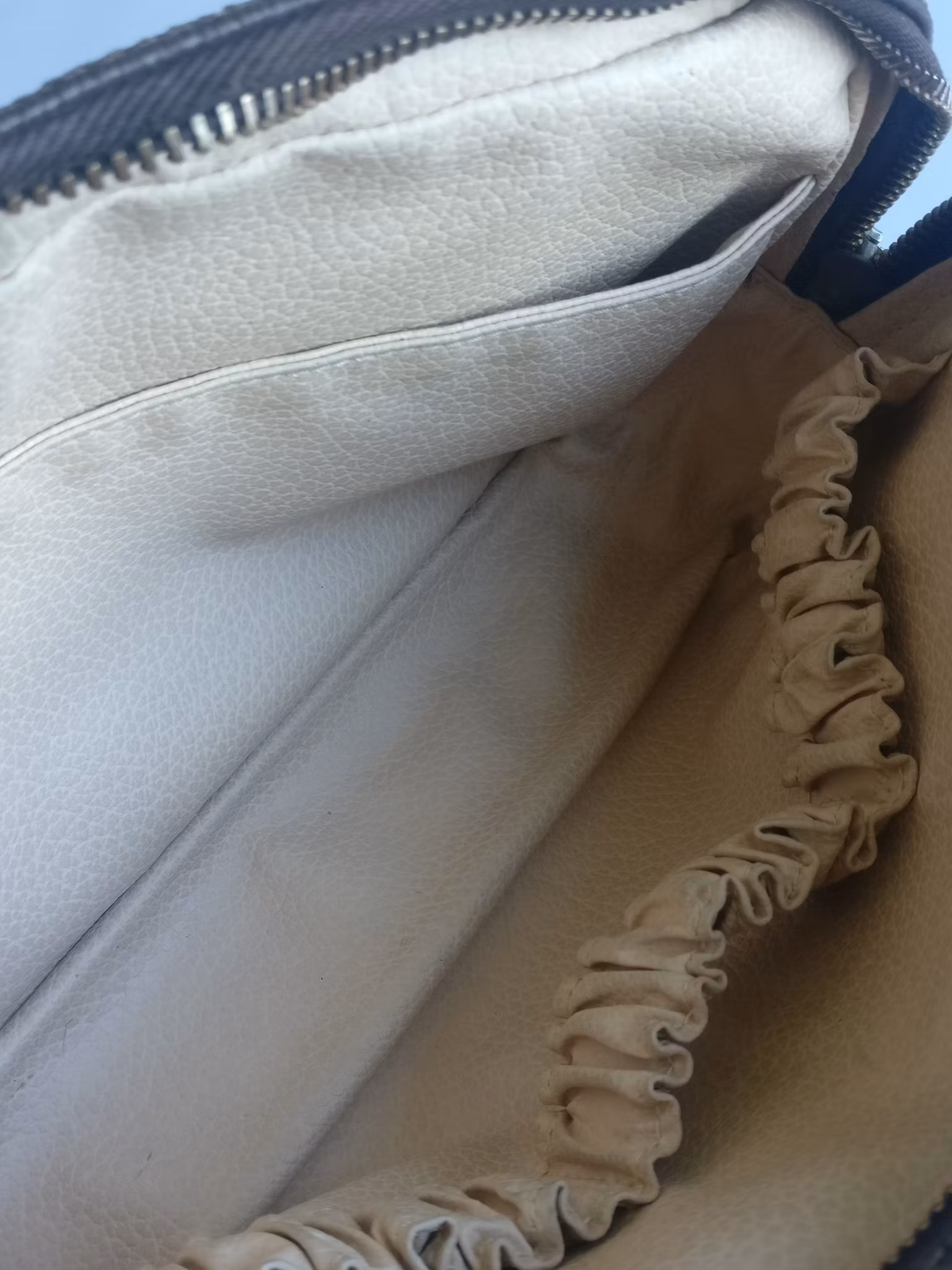 Louis Vuitton Trousse Toilette 23