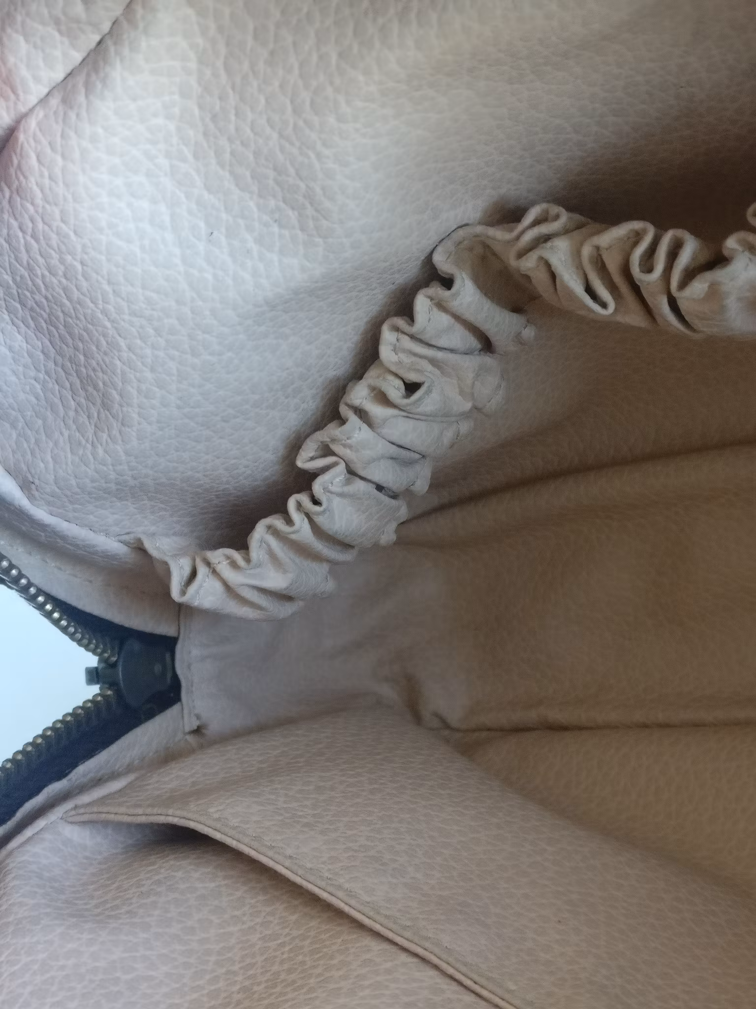 Louis Vuitton Trousse Toilette 23