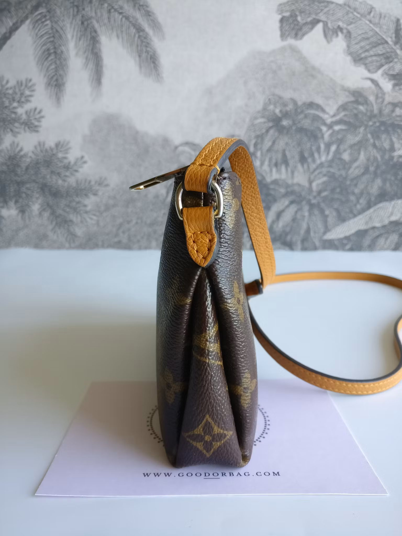 Louis Vuitton Pochette Pallas Uniformes