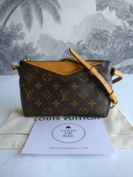 Louis Vuitton Pochette Pallas Uniformes