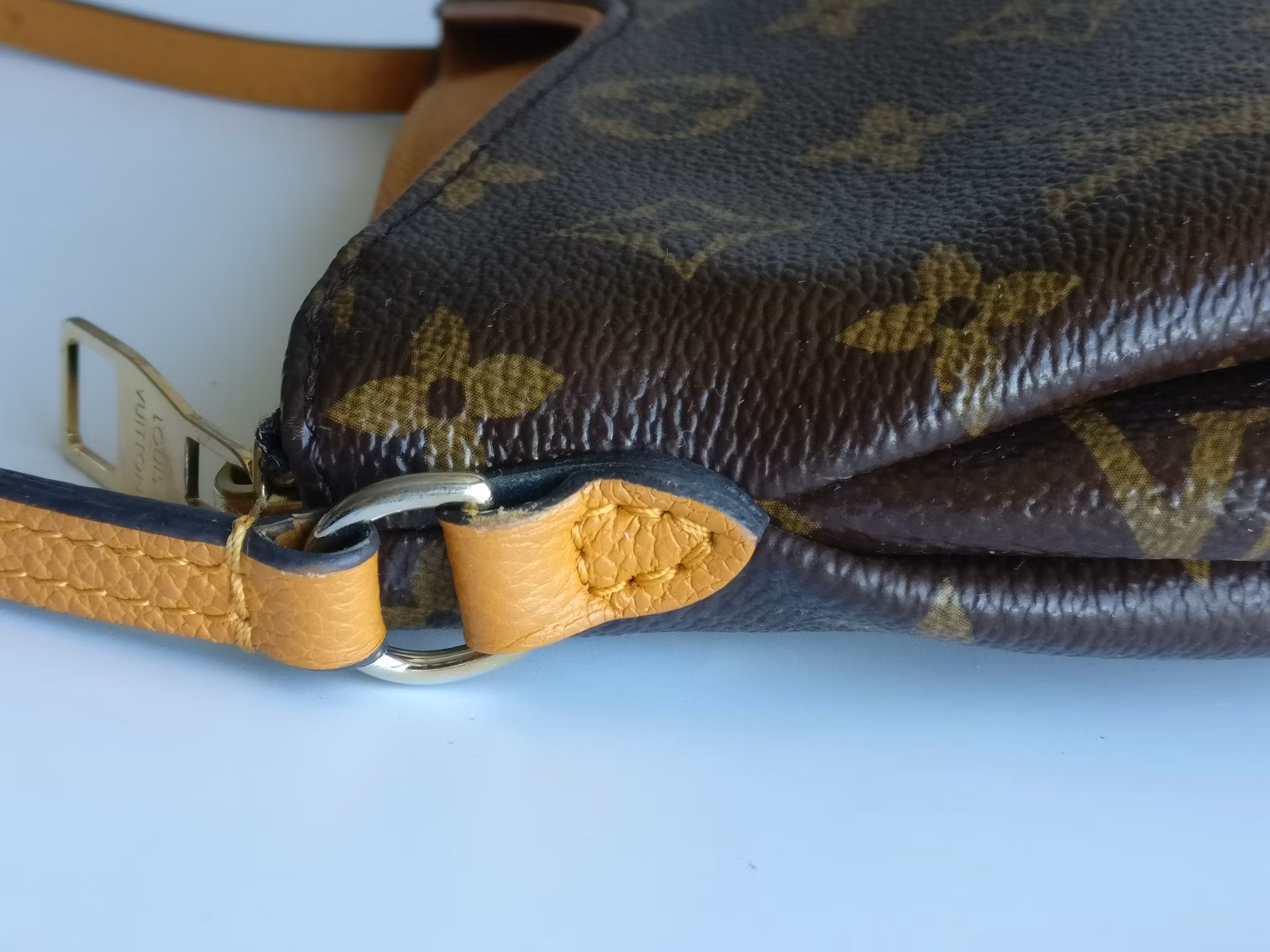 Louis Vuitton Pochette Pallas Uniformes