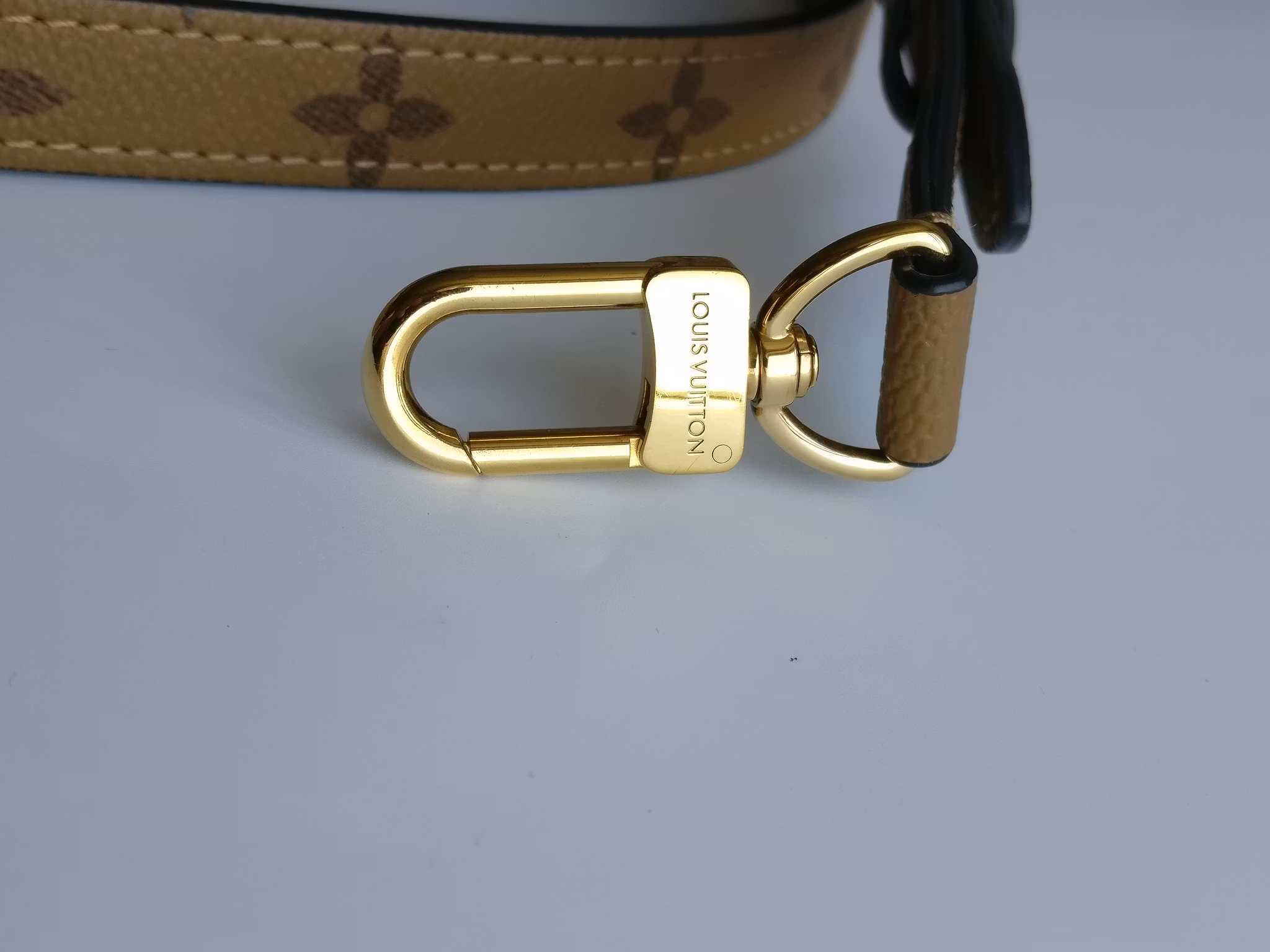 Louis Vuitton Pochette Metis Reverse Monogram