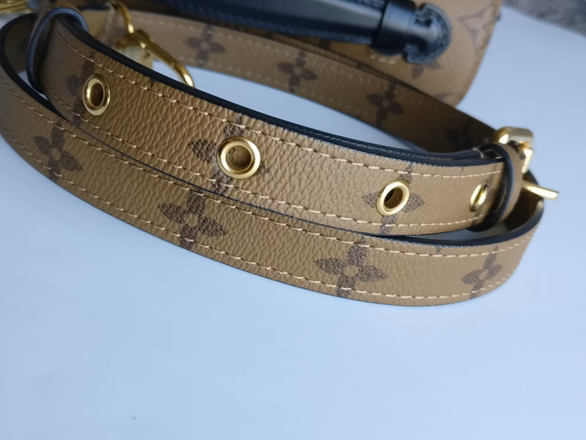 Louis Vuitton Pochette Metis Reverse Monogram