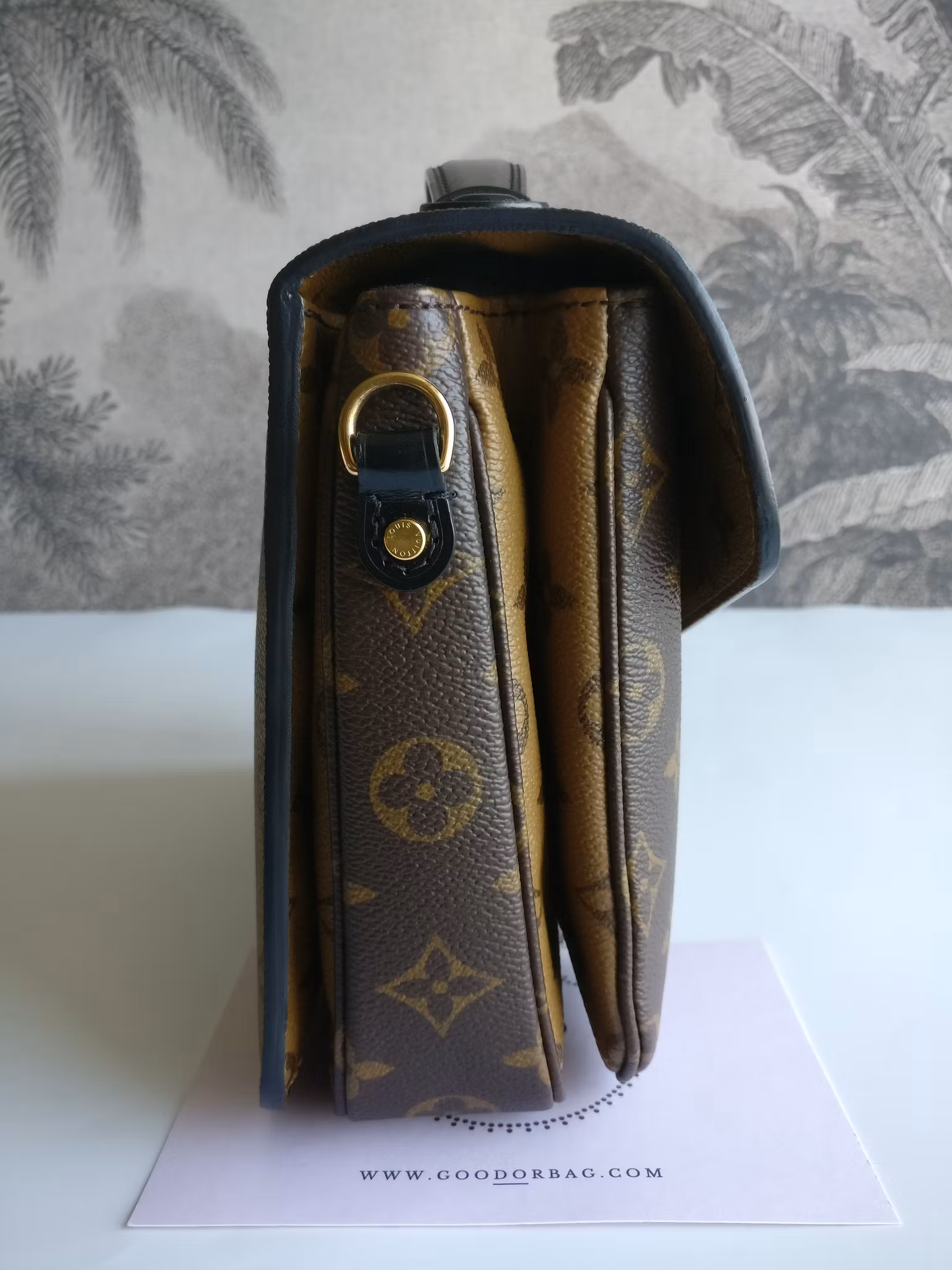 Louis Vuitton Pochette Metis Reverse Monogram