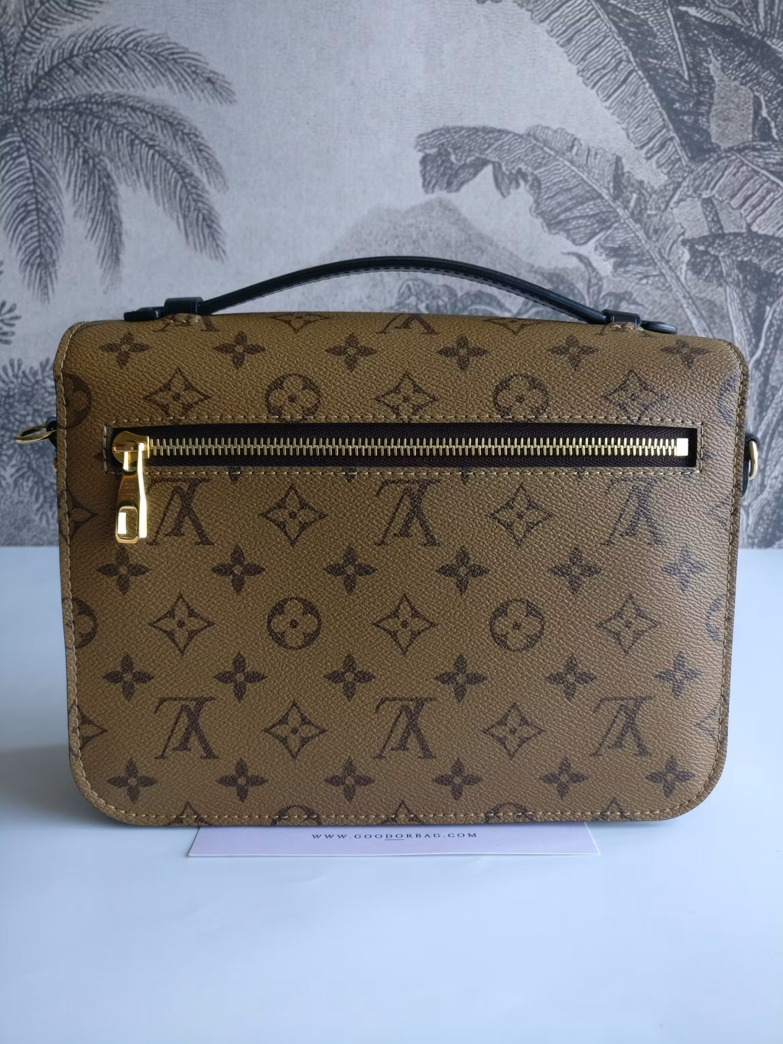 Louis Vuitton Pochette Metis Reverse Monogram