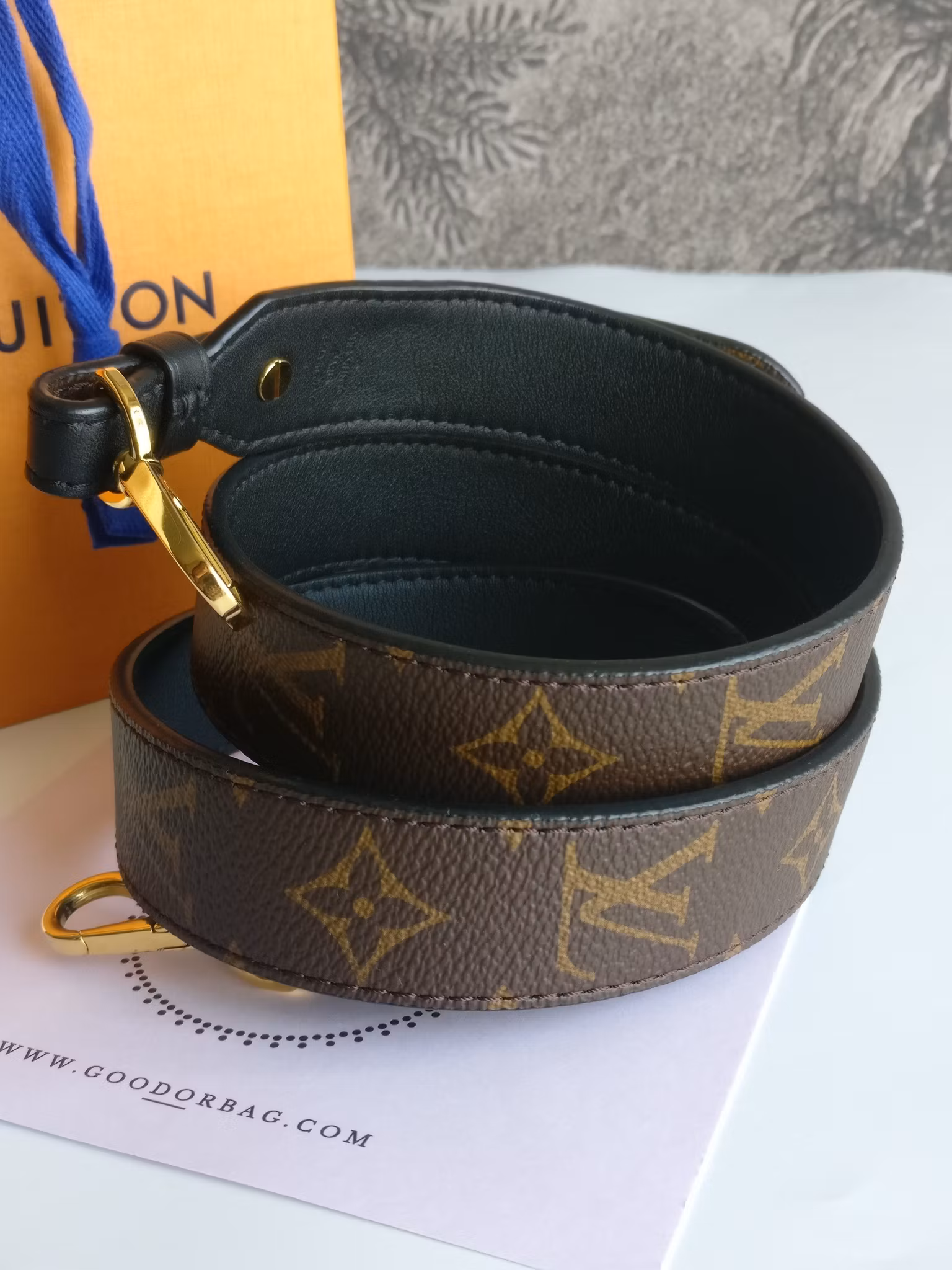 Louis Vuitton Bandouliere XL shoulder strap