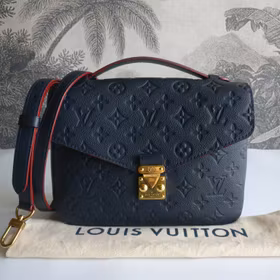 Louis Vuitton Pochette Metis empreinte blue