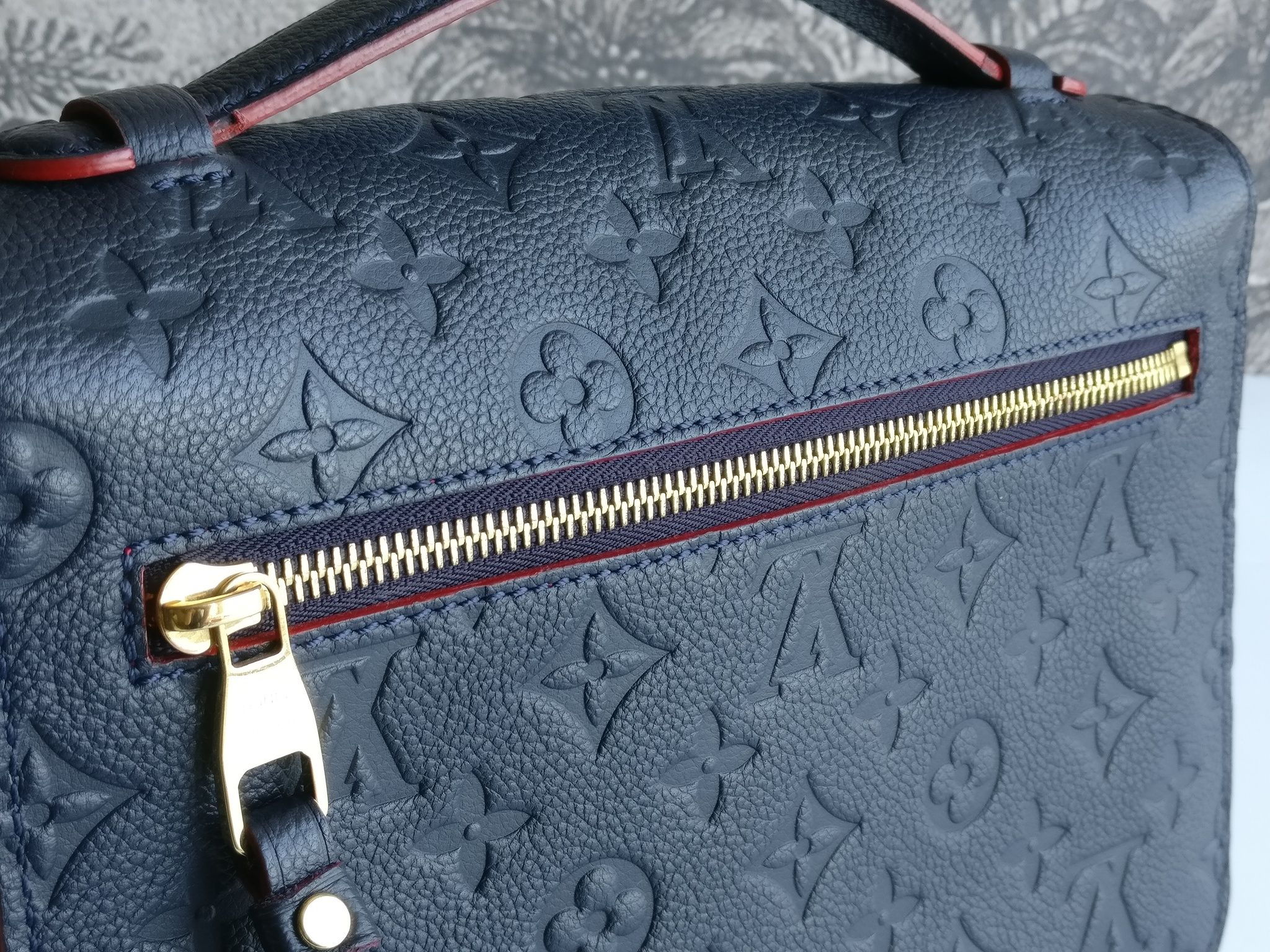 Louis Vuitton Pochette Metis empreinte blue