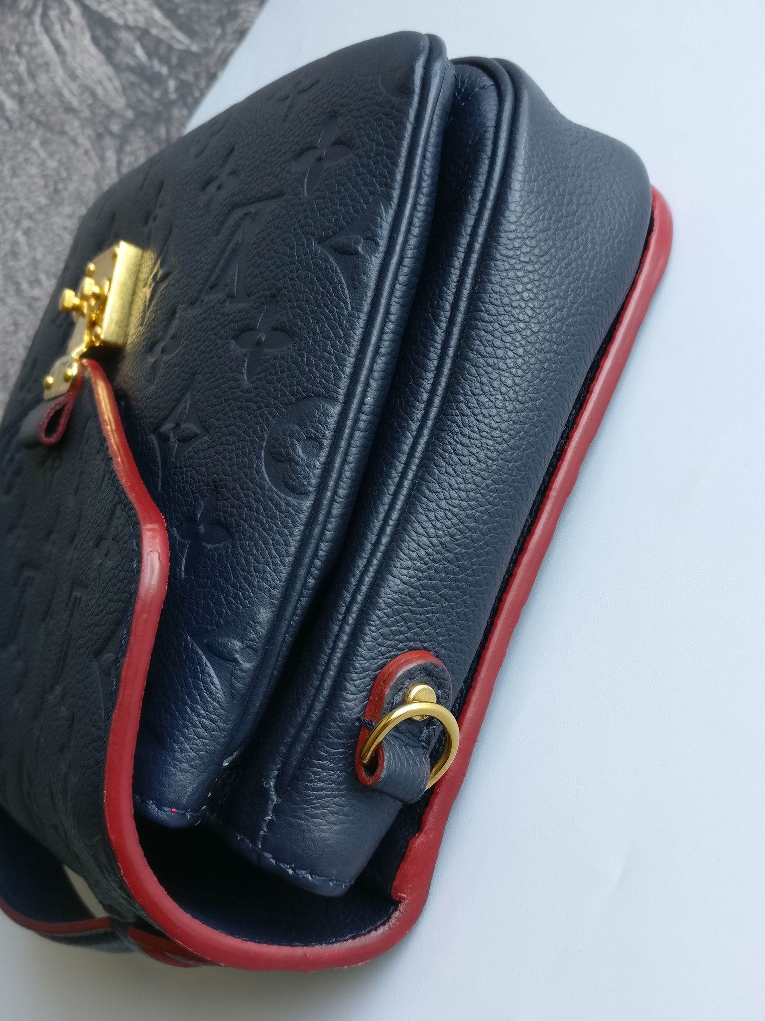 Louis Vuitton Pochette Metis empreinte blue