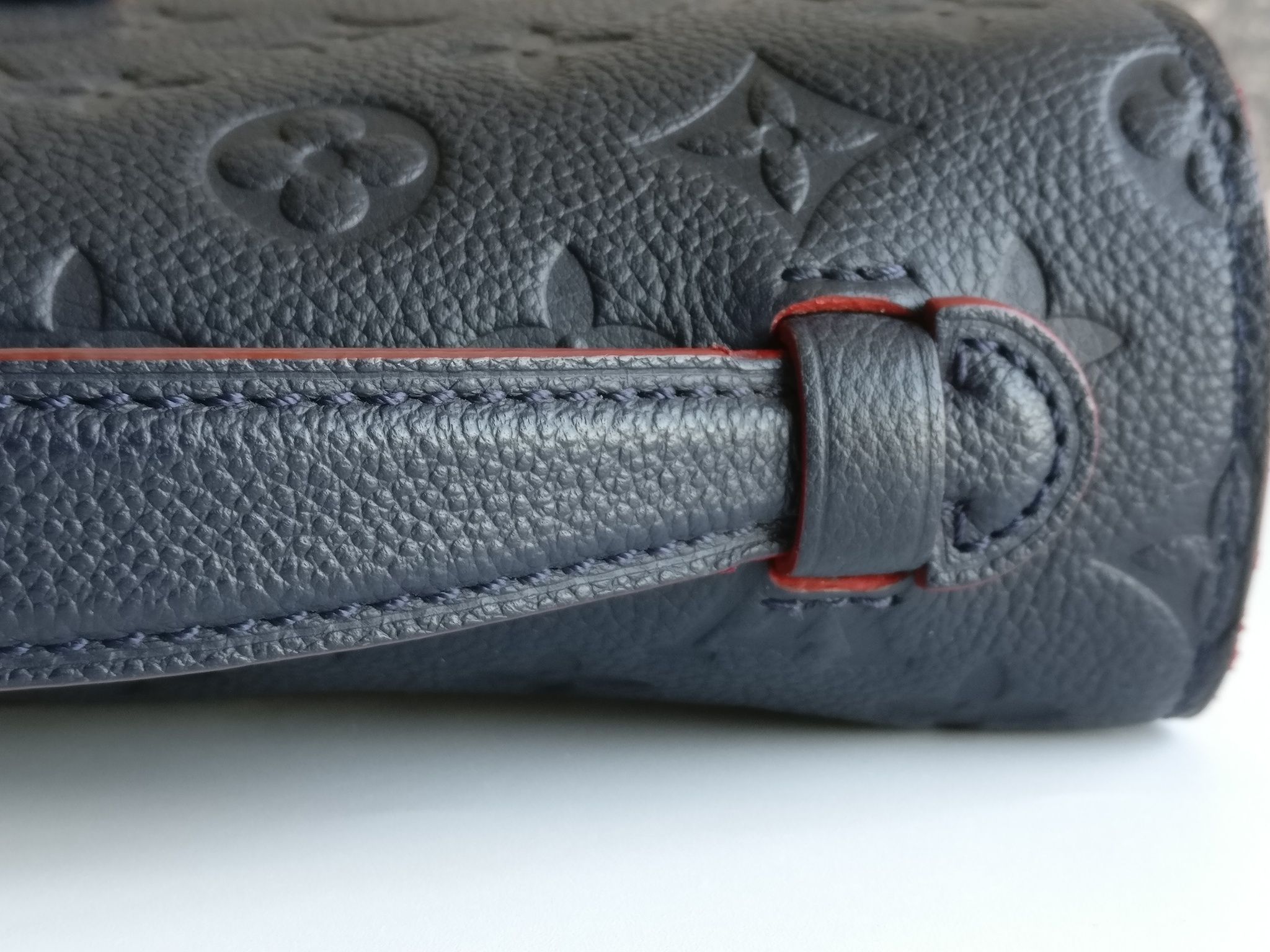 Louis Vuitton Pochette Metis empreinte blue