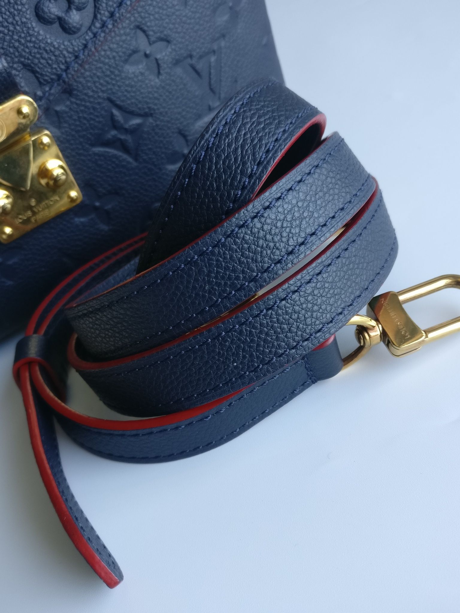 Louis Vuitton Pochette Metis empreinte blue