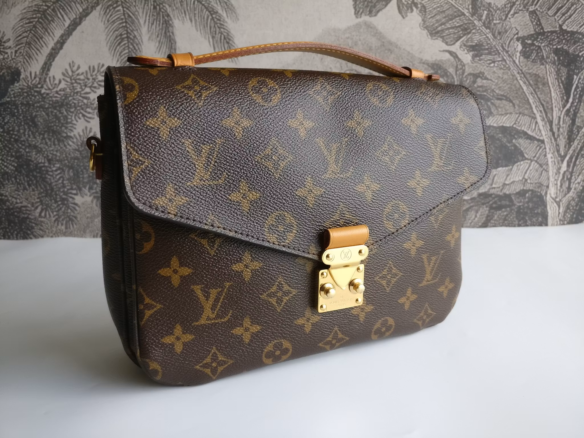 Louis Vuitton Pochette Metis