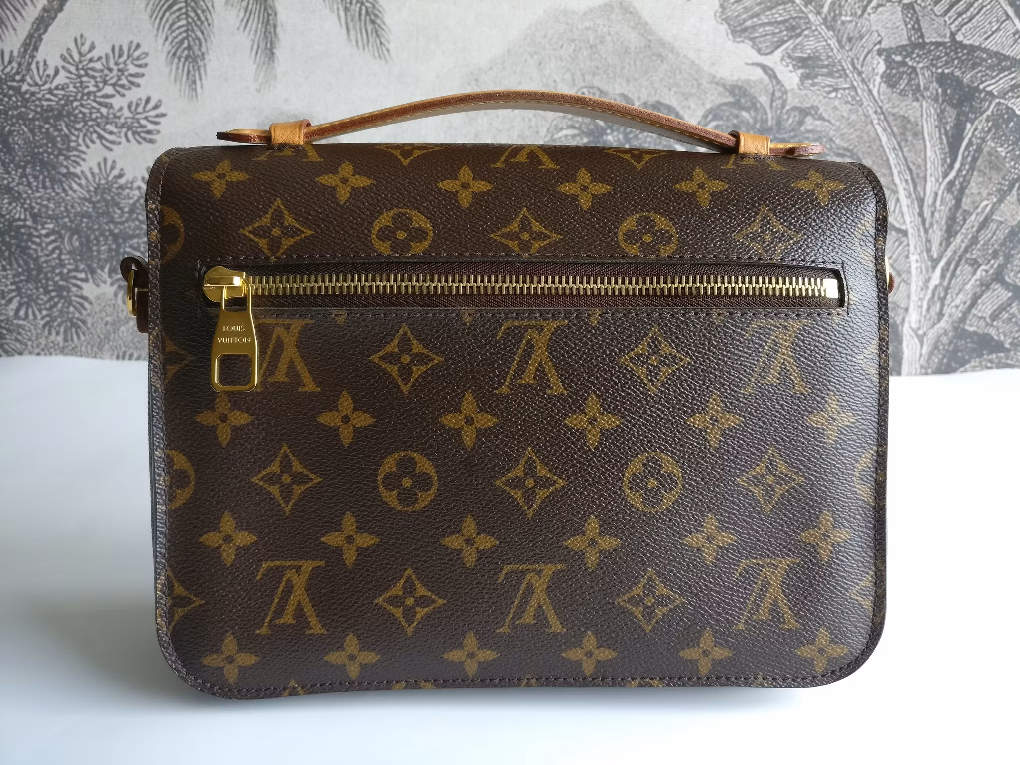 Louis Vuitton Pochette Metis