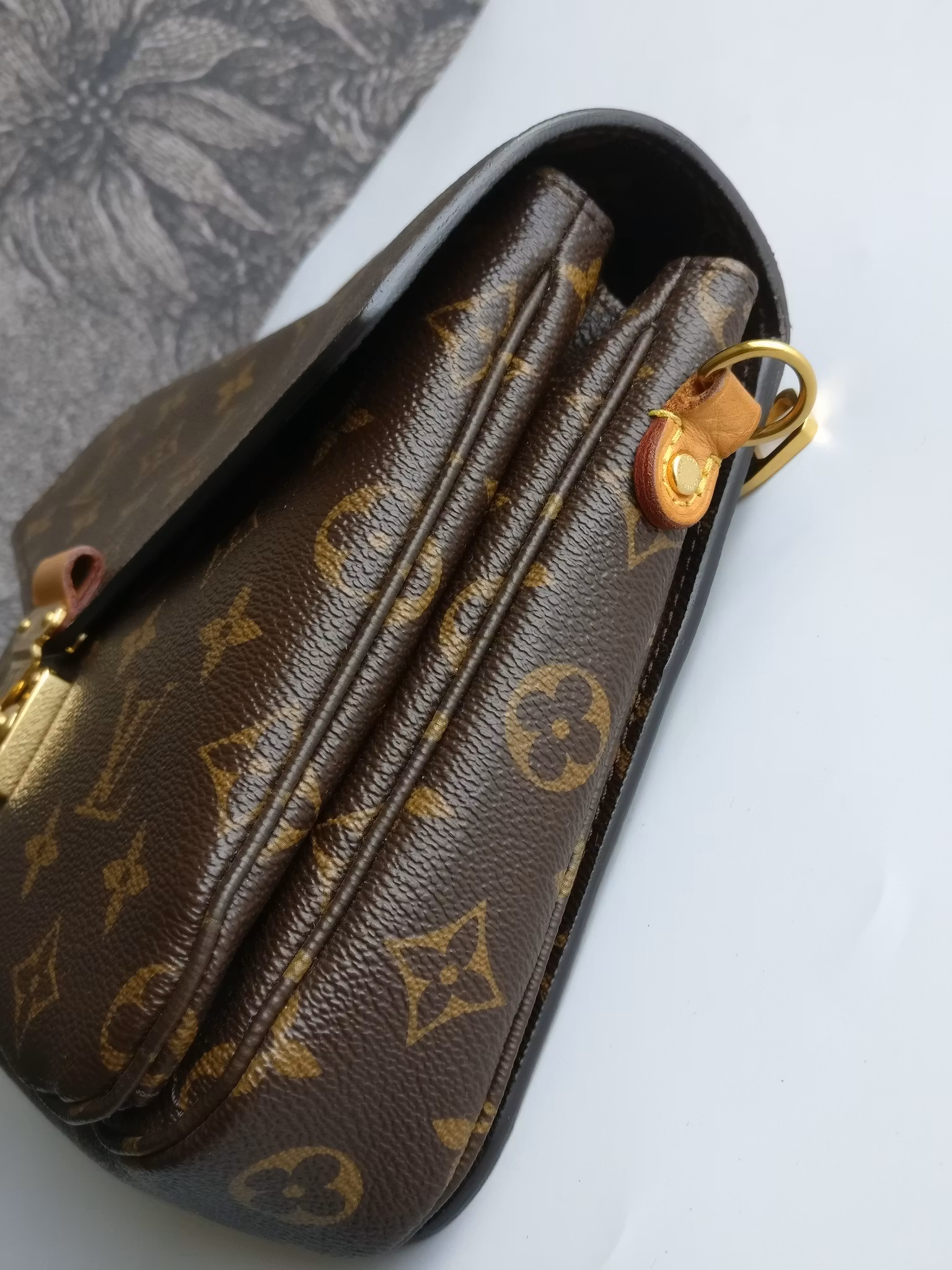 Louis Vuitton Pochette Metis
