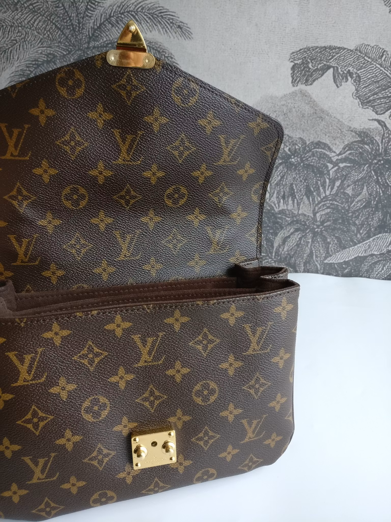 Louis Vuitton Pochette Metis