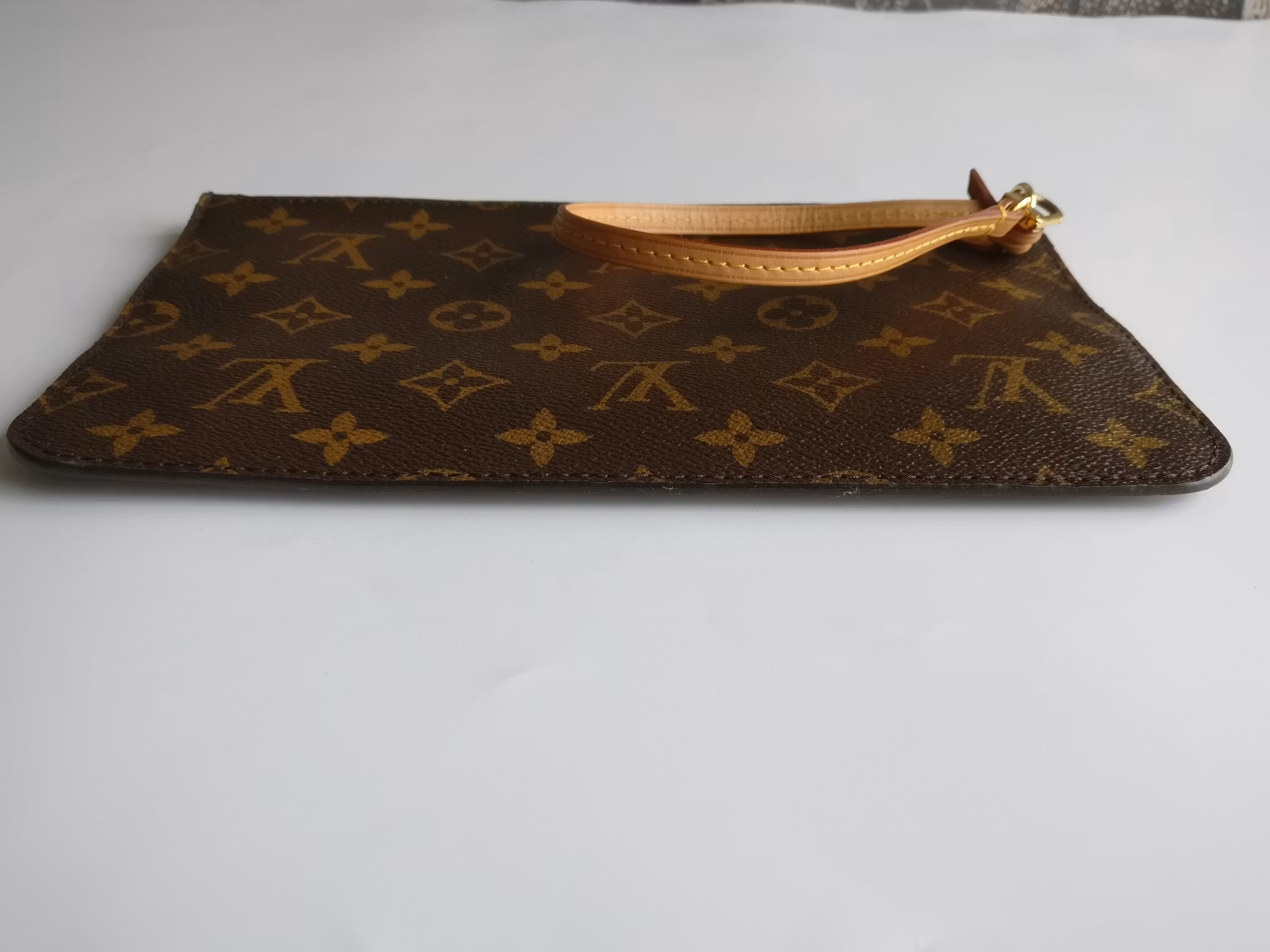 Louis Vuitton Neverfull MM pochette